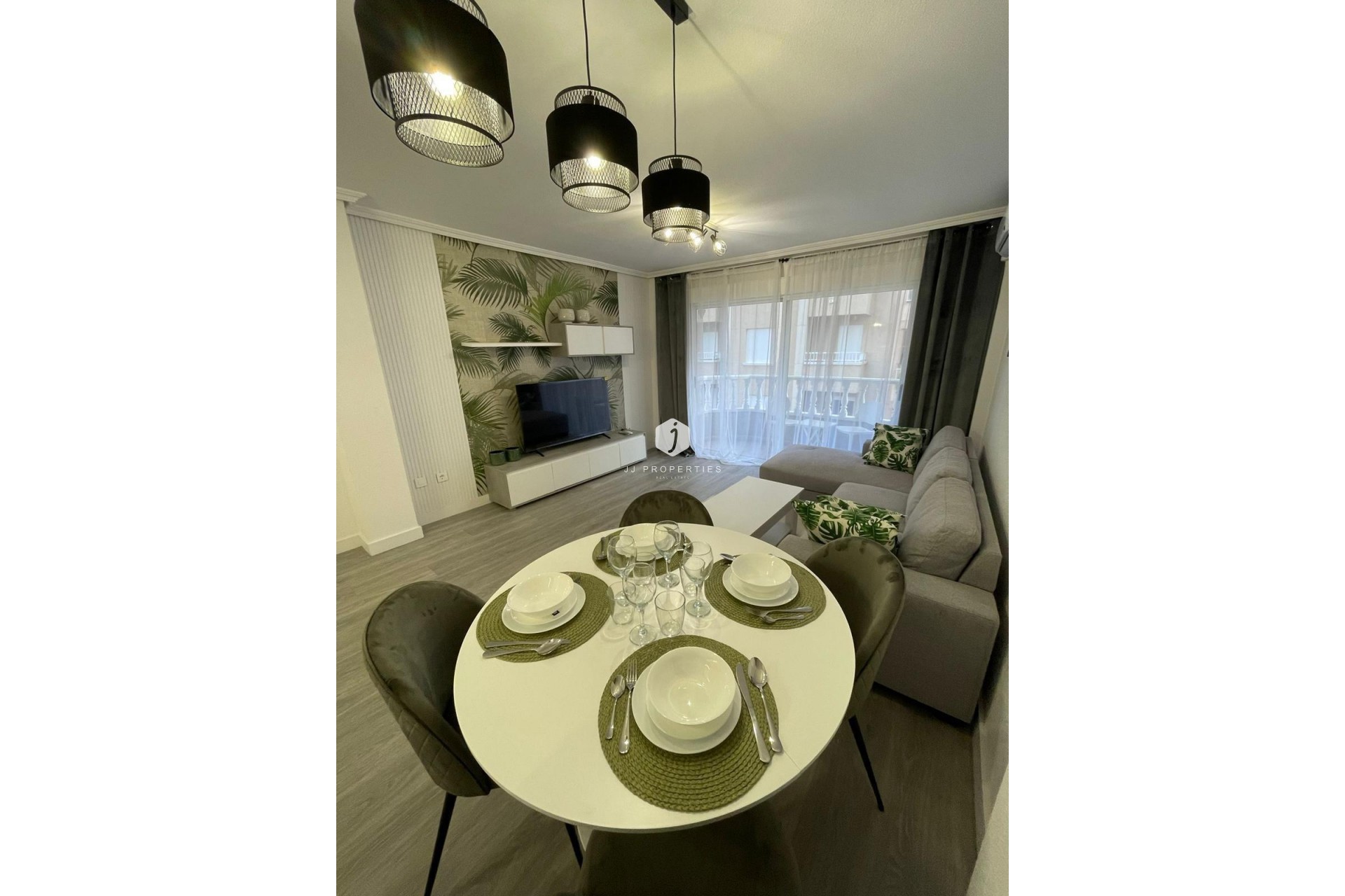 Resale - Apartment / flat -
Torrevieja - Centro