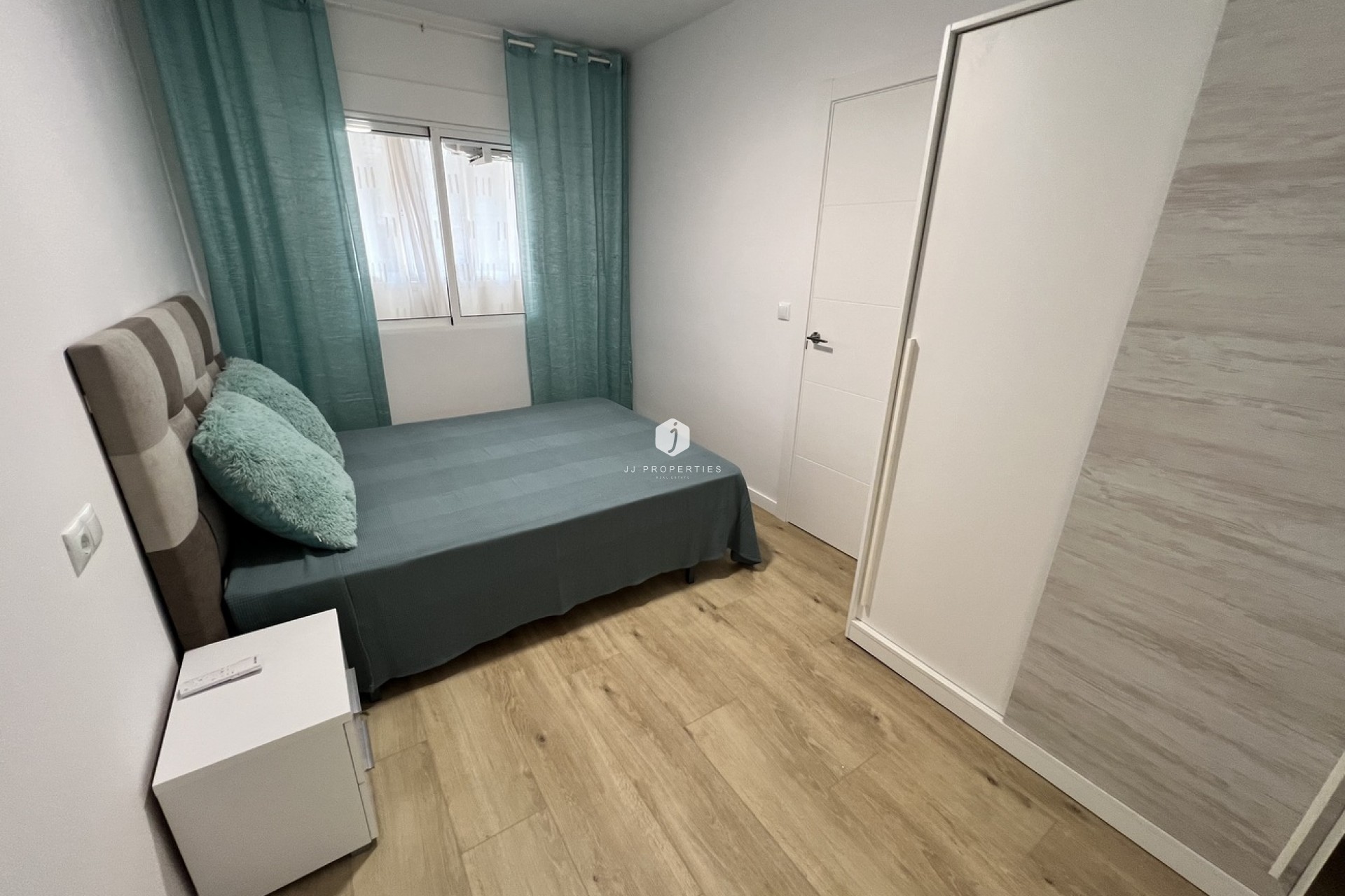 Resale - Apartment / flat -
Torrevieja - Centro
