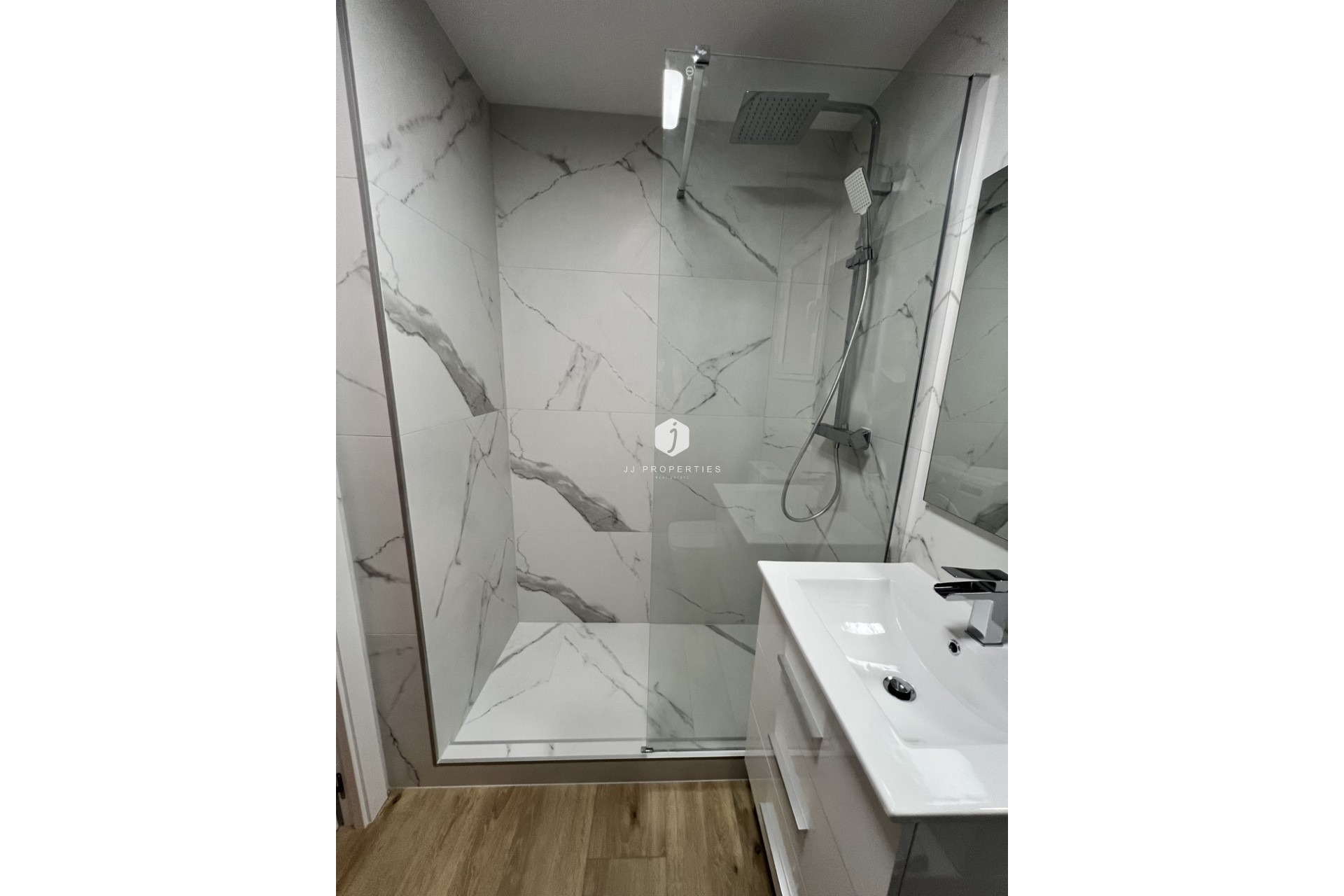 Resale - Apartment / flat -
Torrevieja - Centro