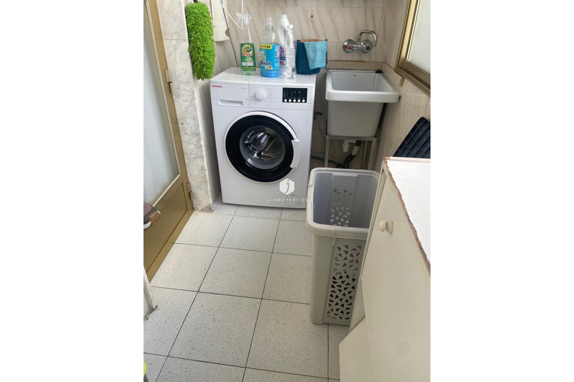 Resale - Apartment / flat -
Torrevieja - Centro