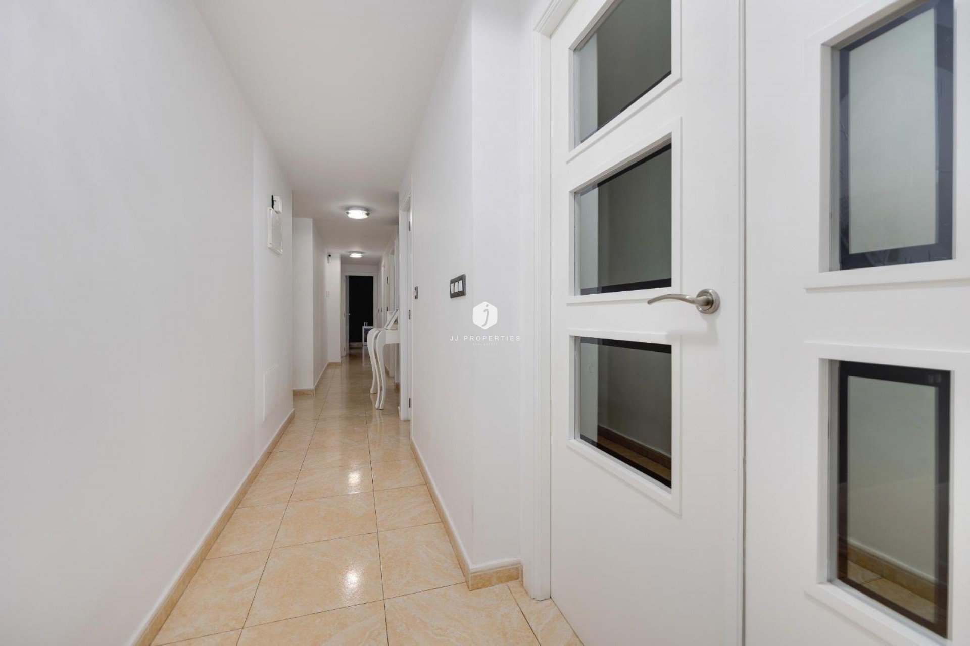 Resale - Apartment / flat -
Torrevieja - Centro