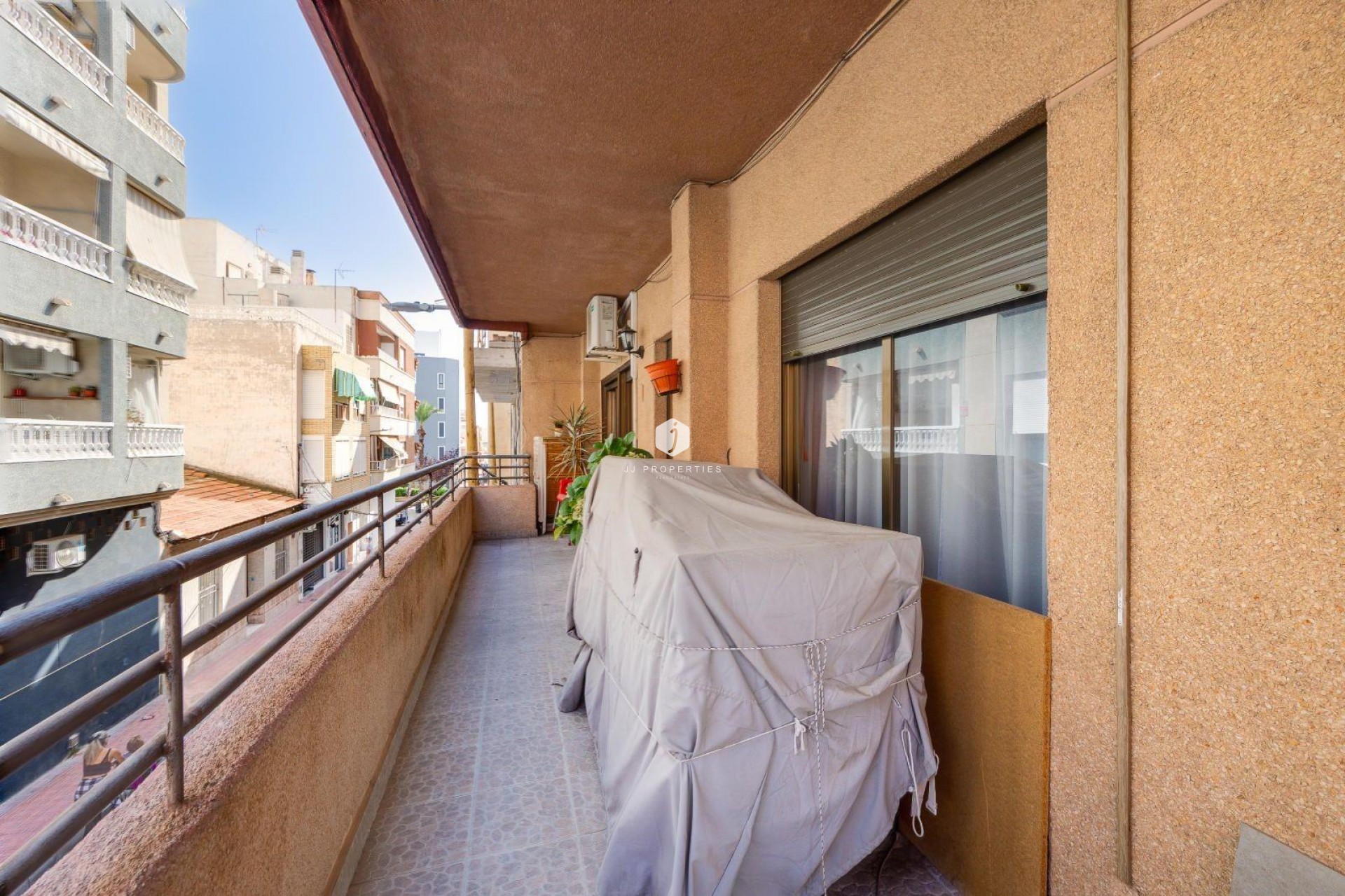 Resale - Apartment / flat -
Torrevieja - Centro