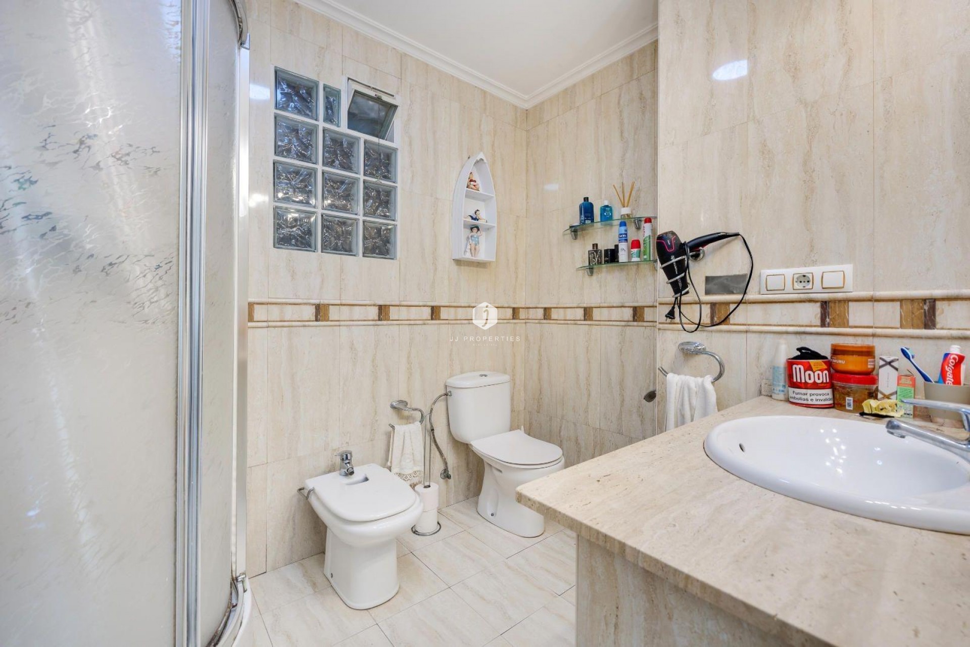 Resale - Apartment / flat -
Torrevieja - Centro