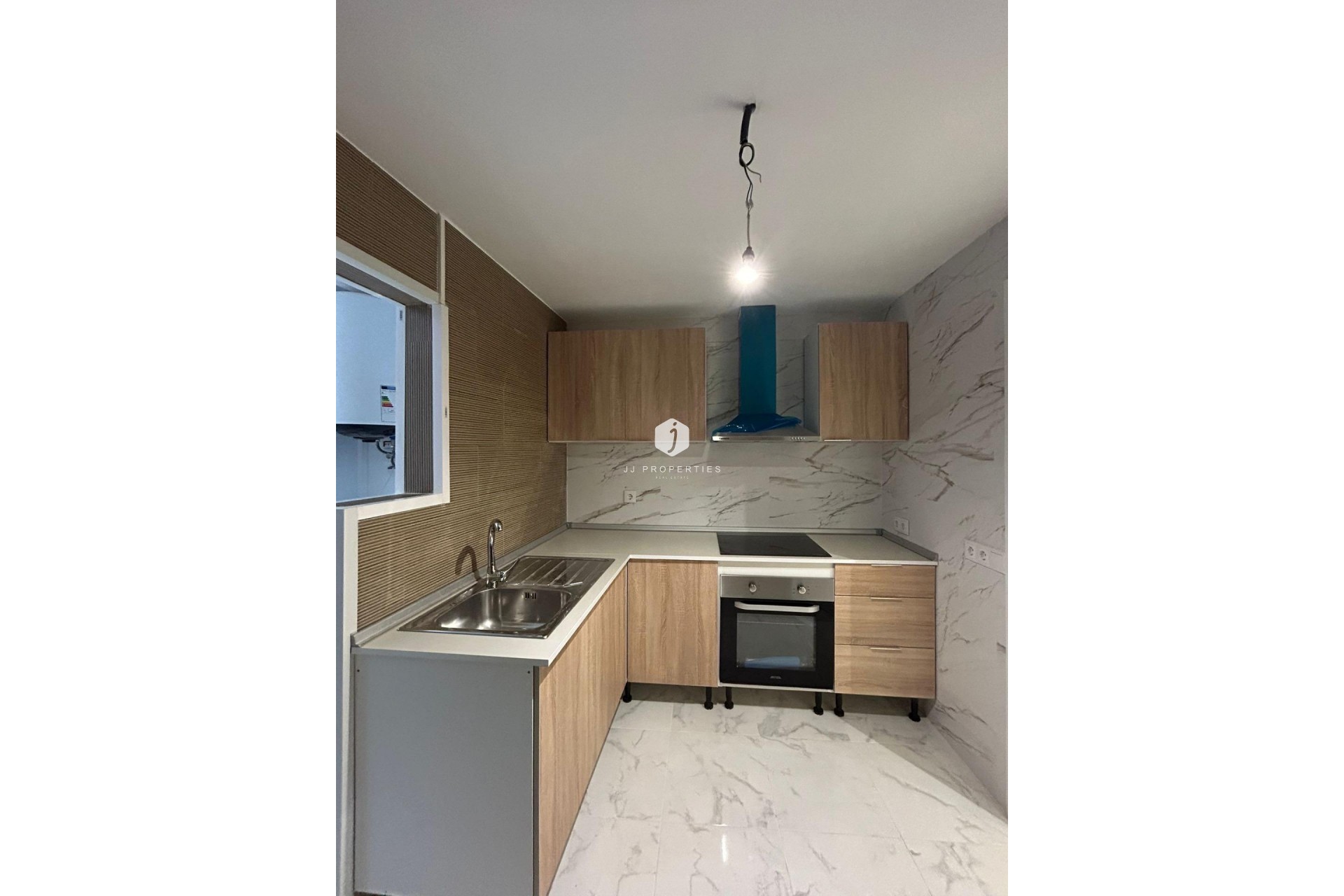 Resale - Apartment / flat -
Torrevieja - Centro