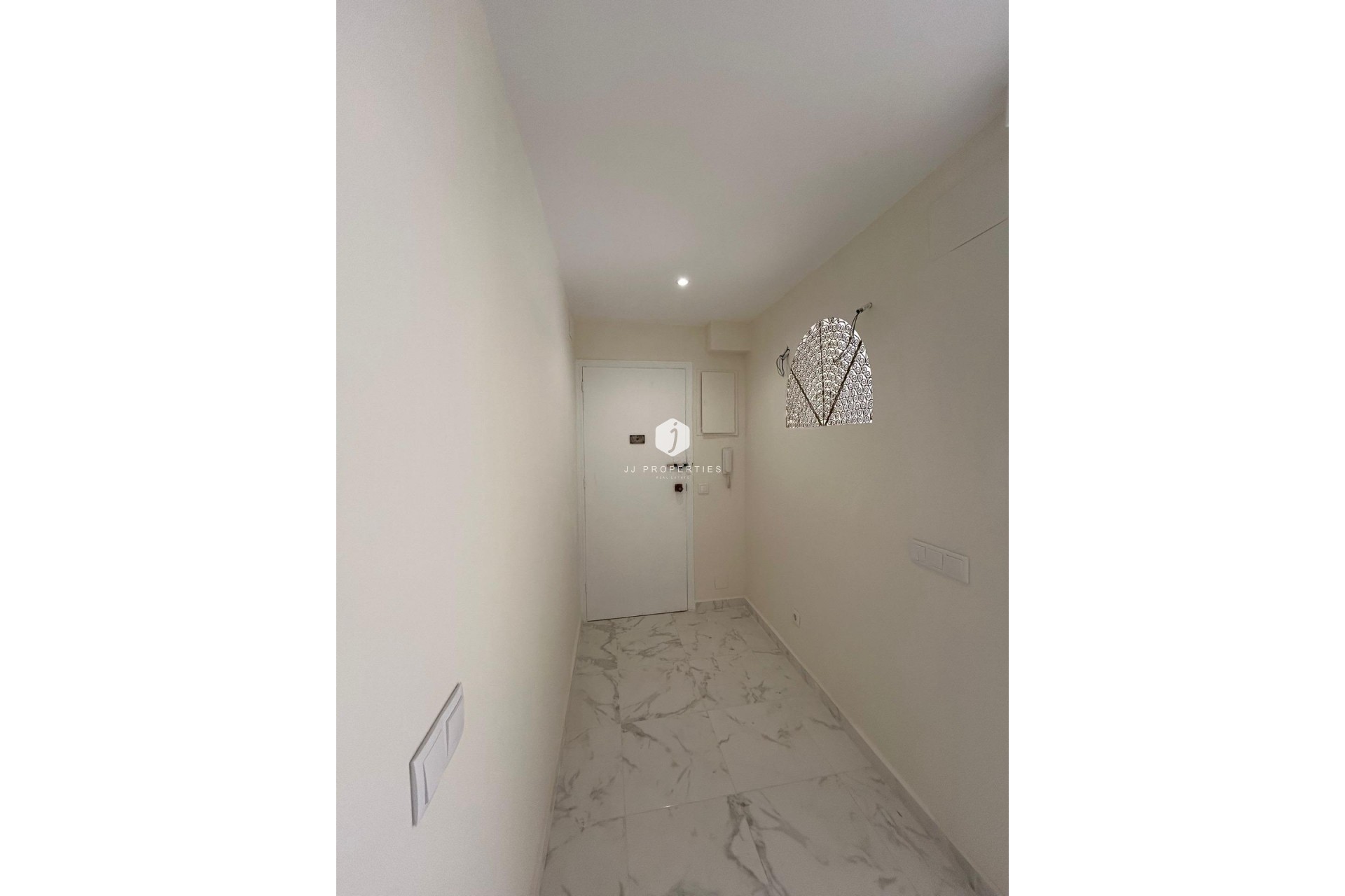 Resale - Apartment / flat -
Torrevieja - Centro