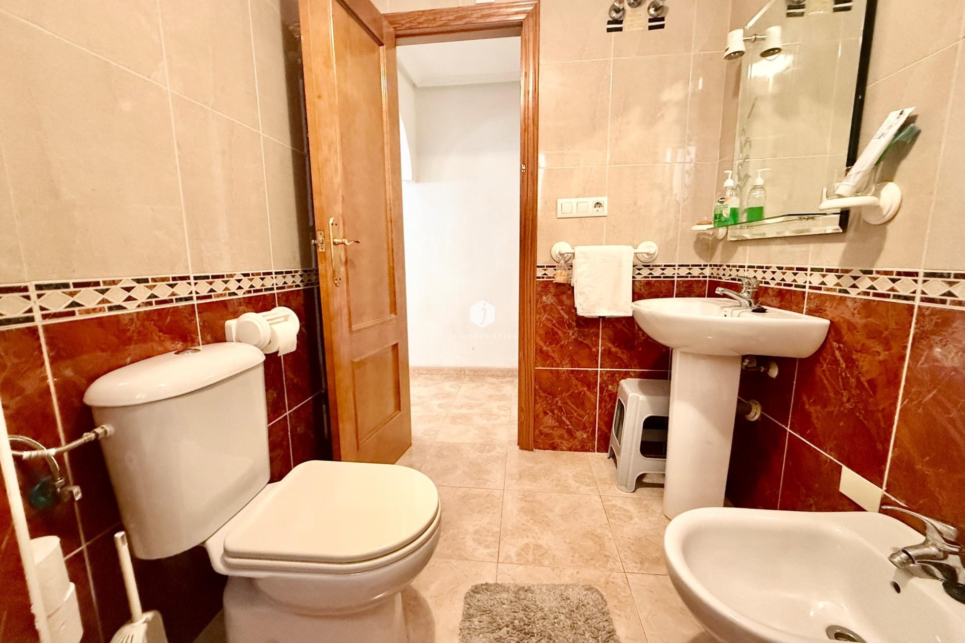 Resale - Apartment / flat -
Torrevieja - Centro