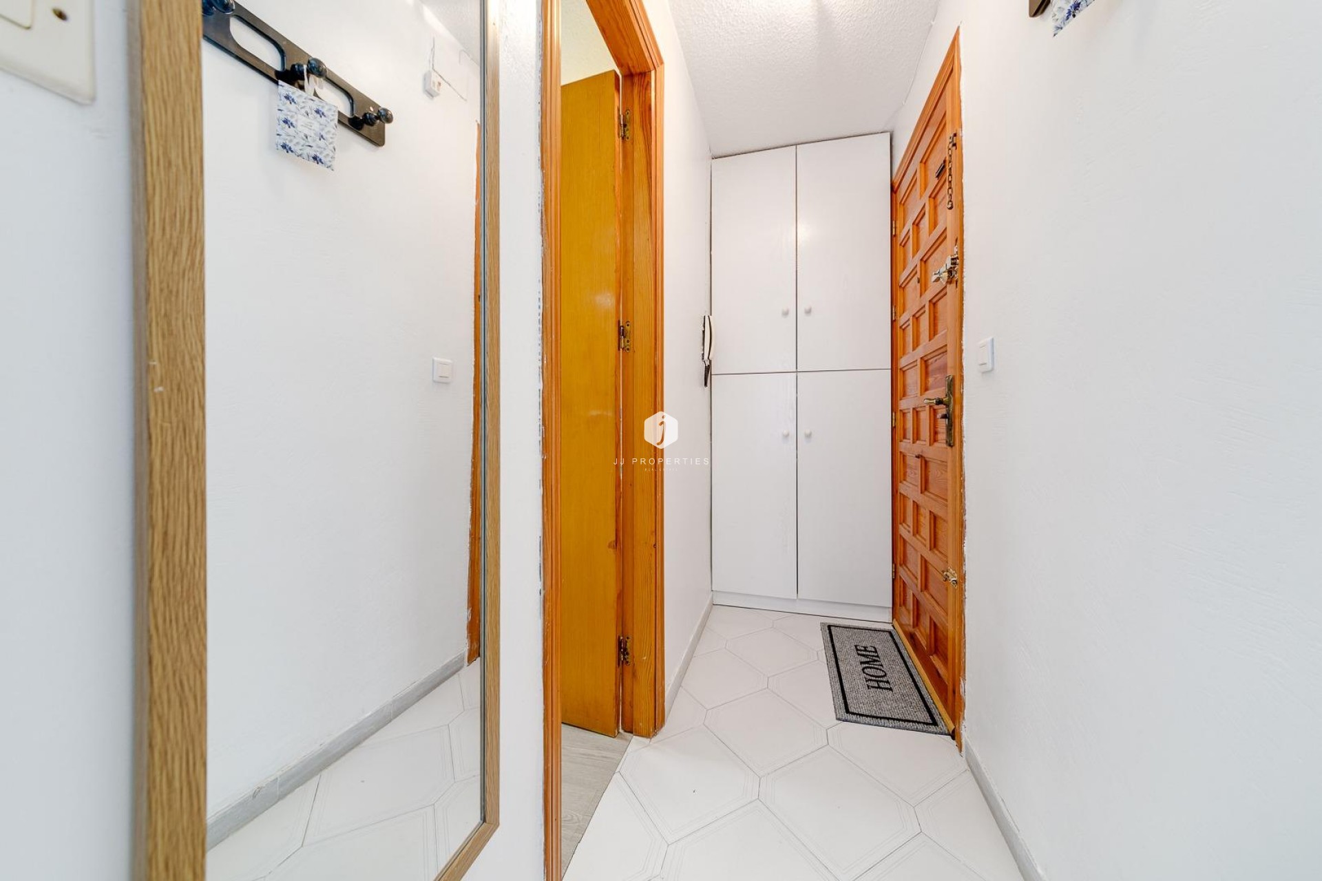 Resale - Apartment / flat -
Torrevieja - Centro