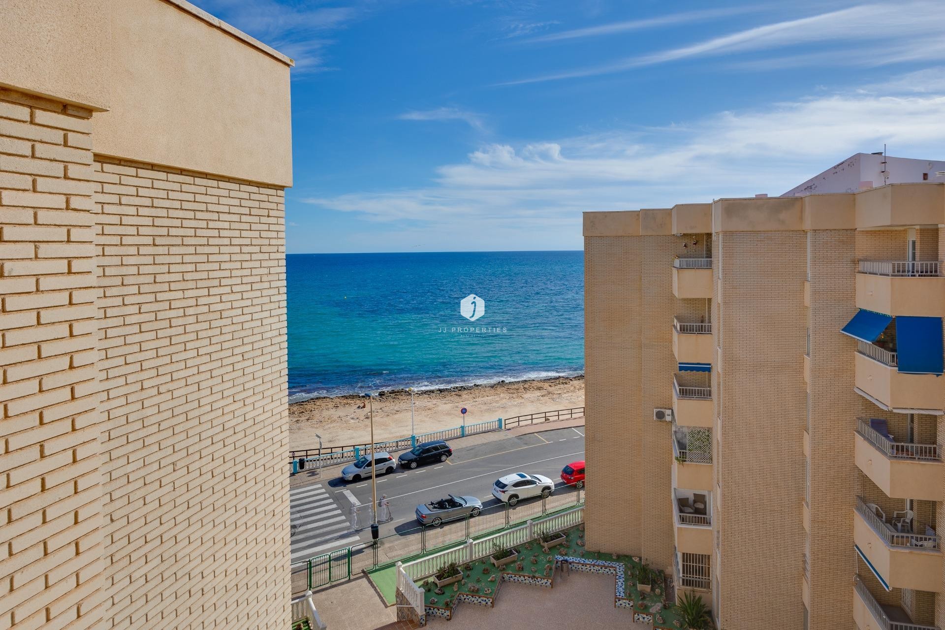 Resale - Apartment / flat -
Torrevieja - Centro