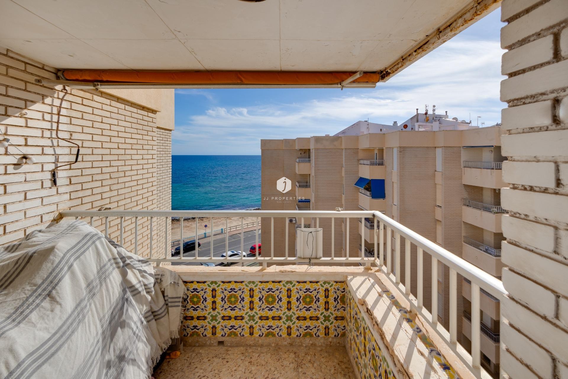 Resale - Apartment / flat -
Torrevieja - Centro
