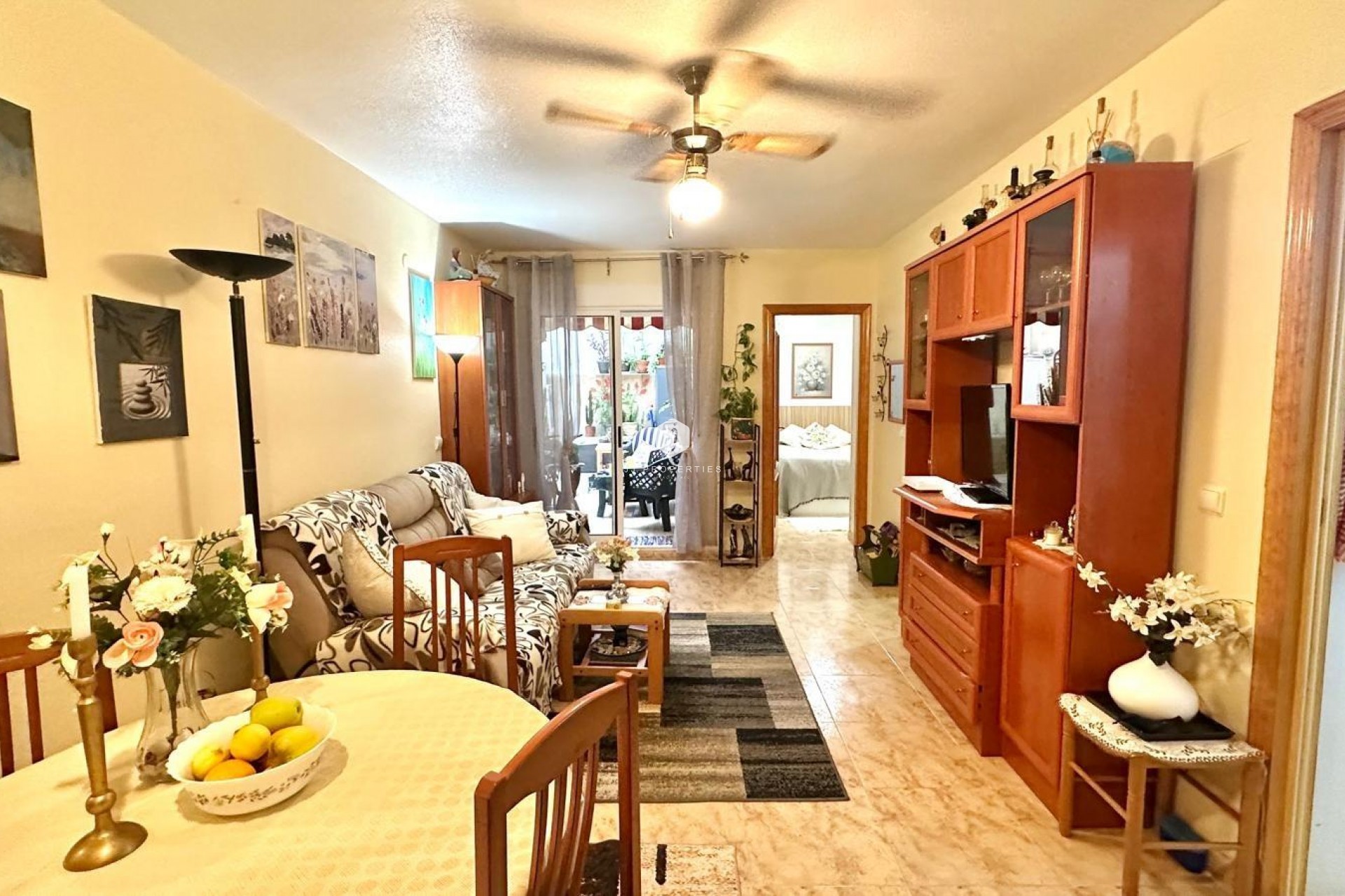 Resale - Apartment / flat -
Torrevieja - Centro