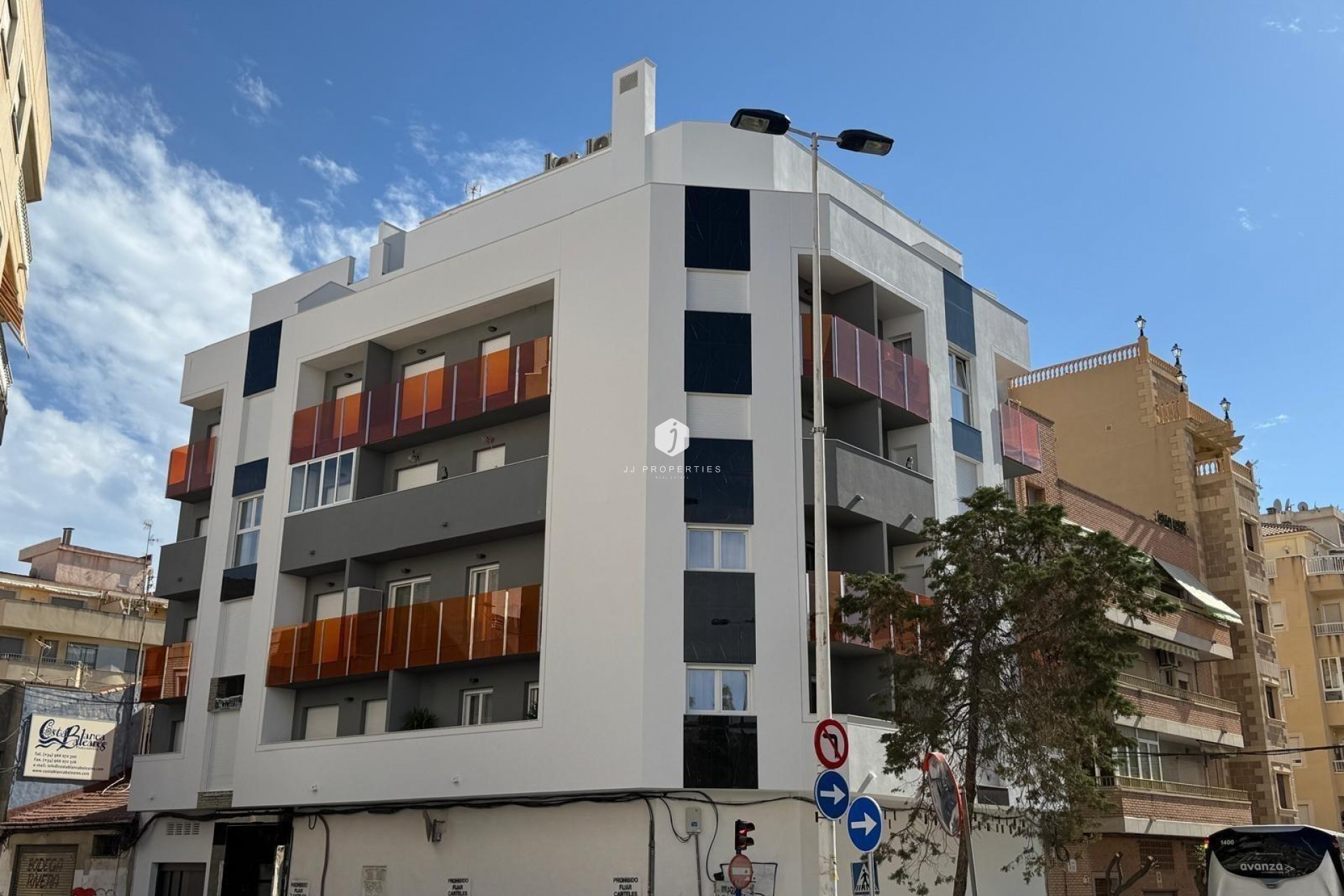Resale - Apartment / flat -
Torrevieja - Centro