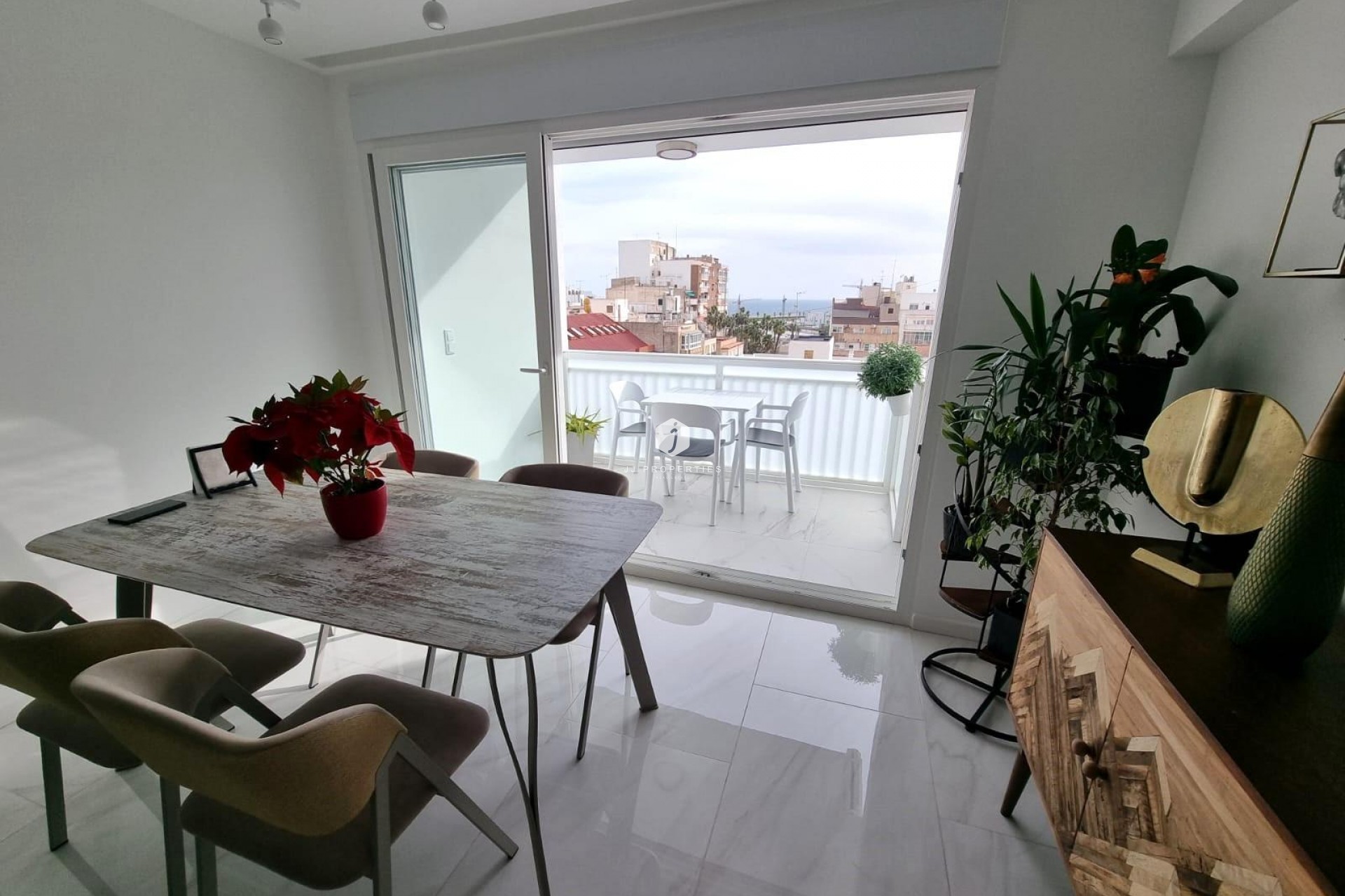 Resale - Apartment / flat -
Torrevieja - Centro