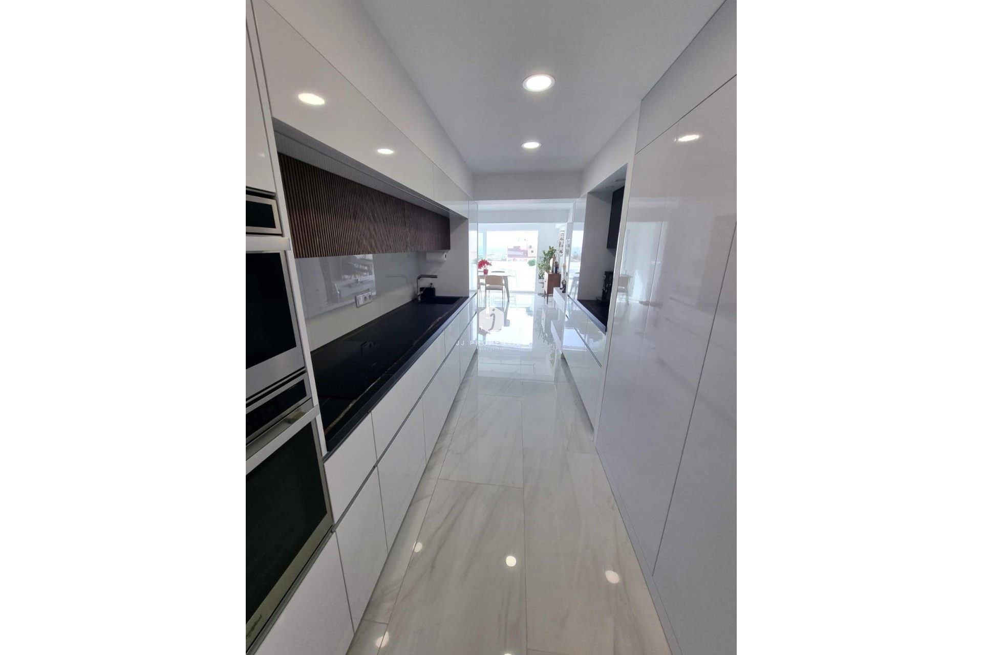 Resale - Apartment / flat -
Torrevieja - Centro