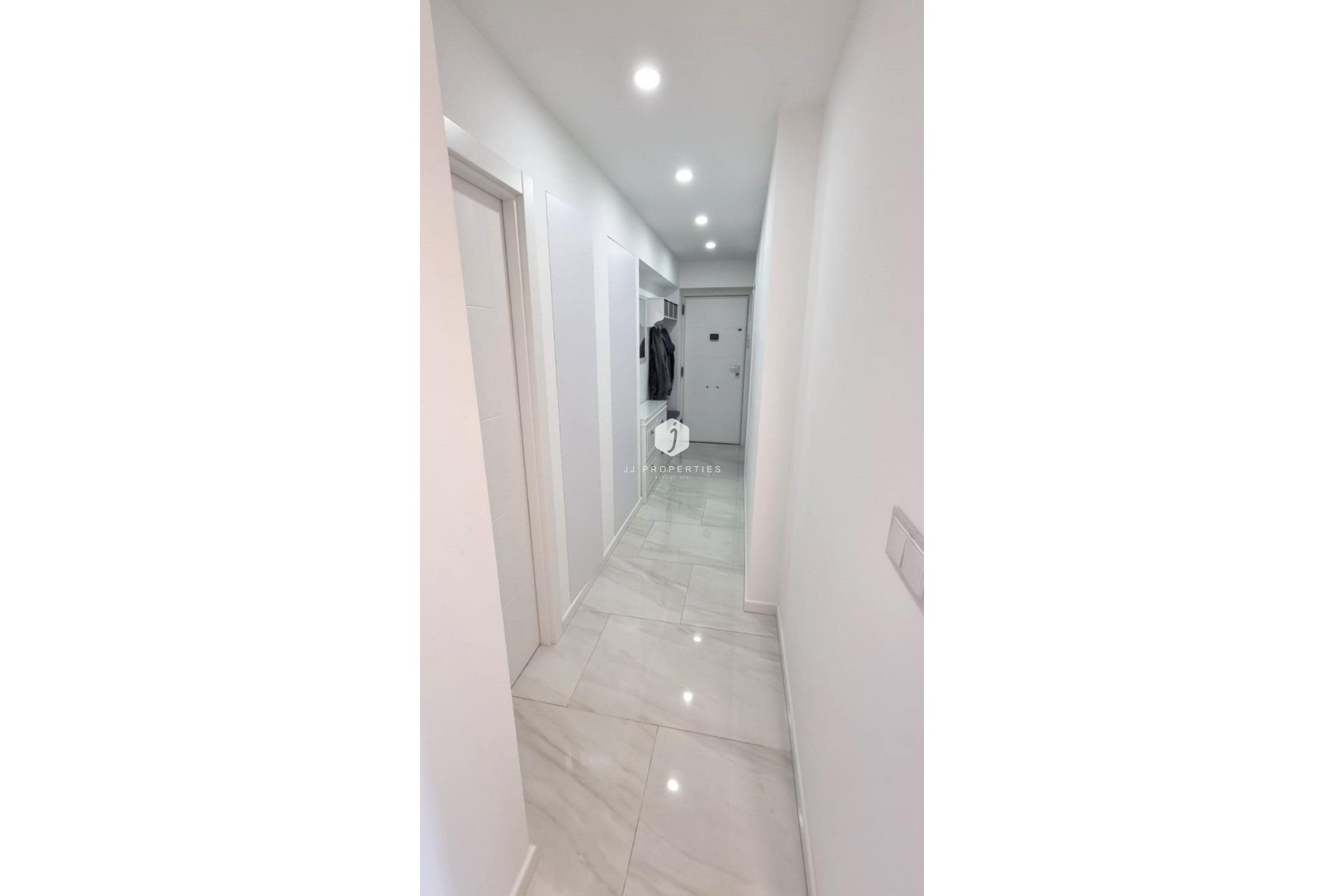 Resale - Apartment / flat -
Torrevieja - Centro