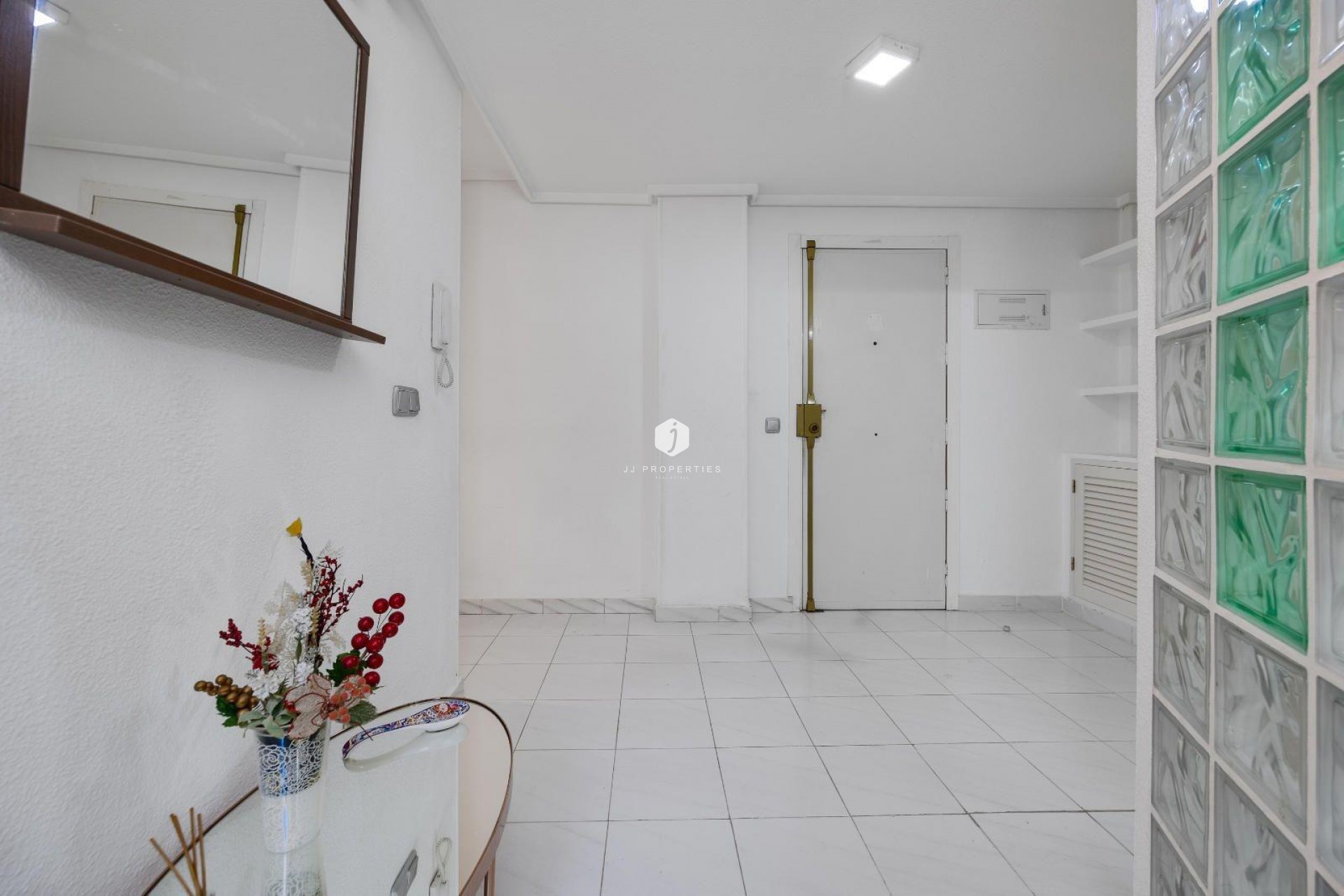 Resale - Apartment / flat -
Torrevieja - Centro