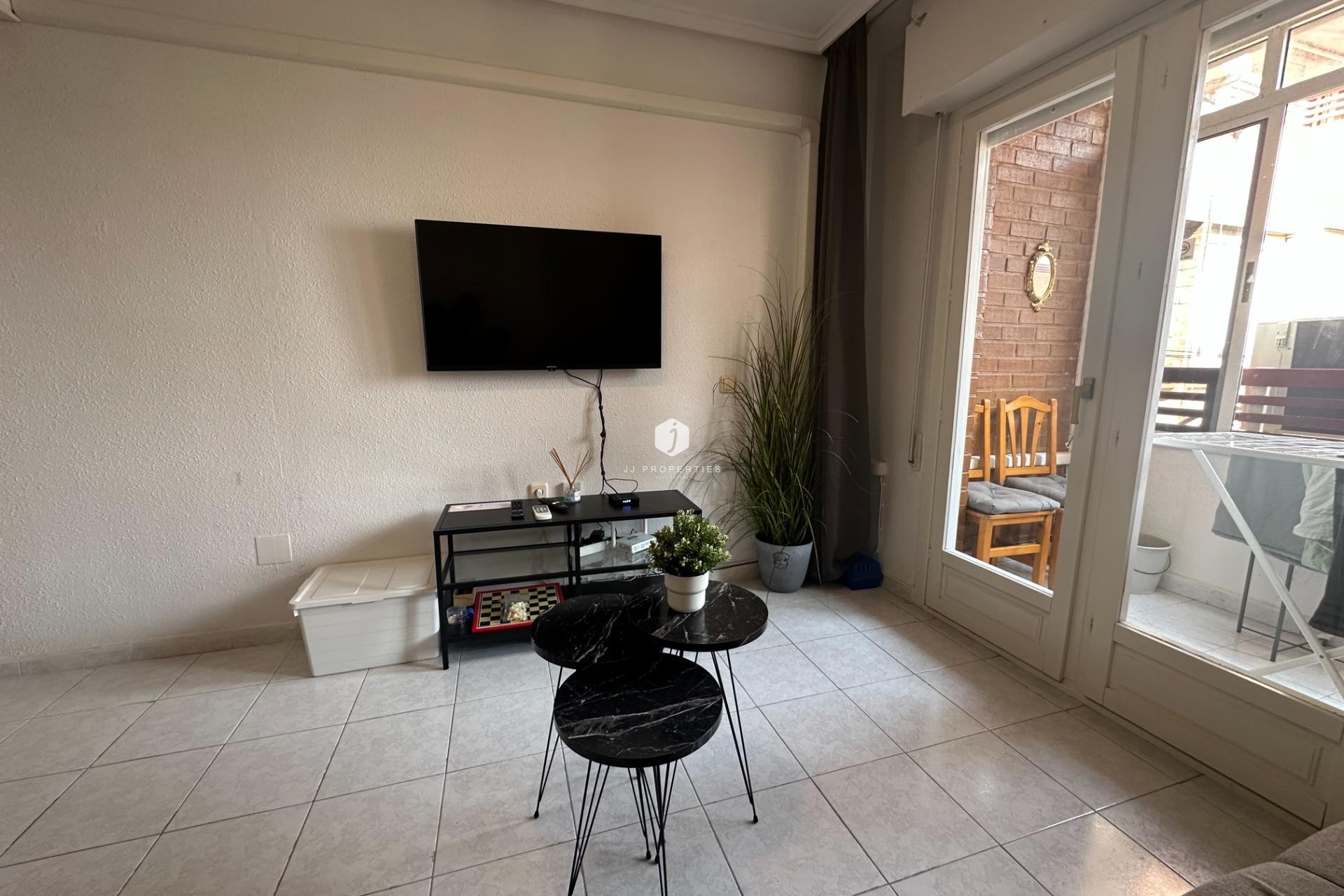 Resale - Apartment / flat -
Torrevieja - Centro