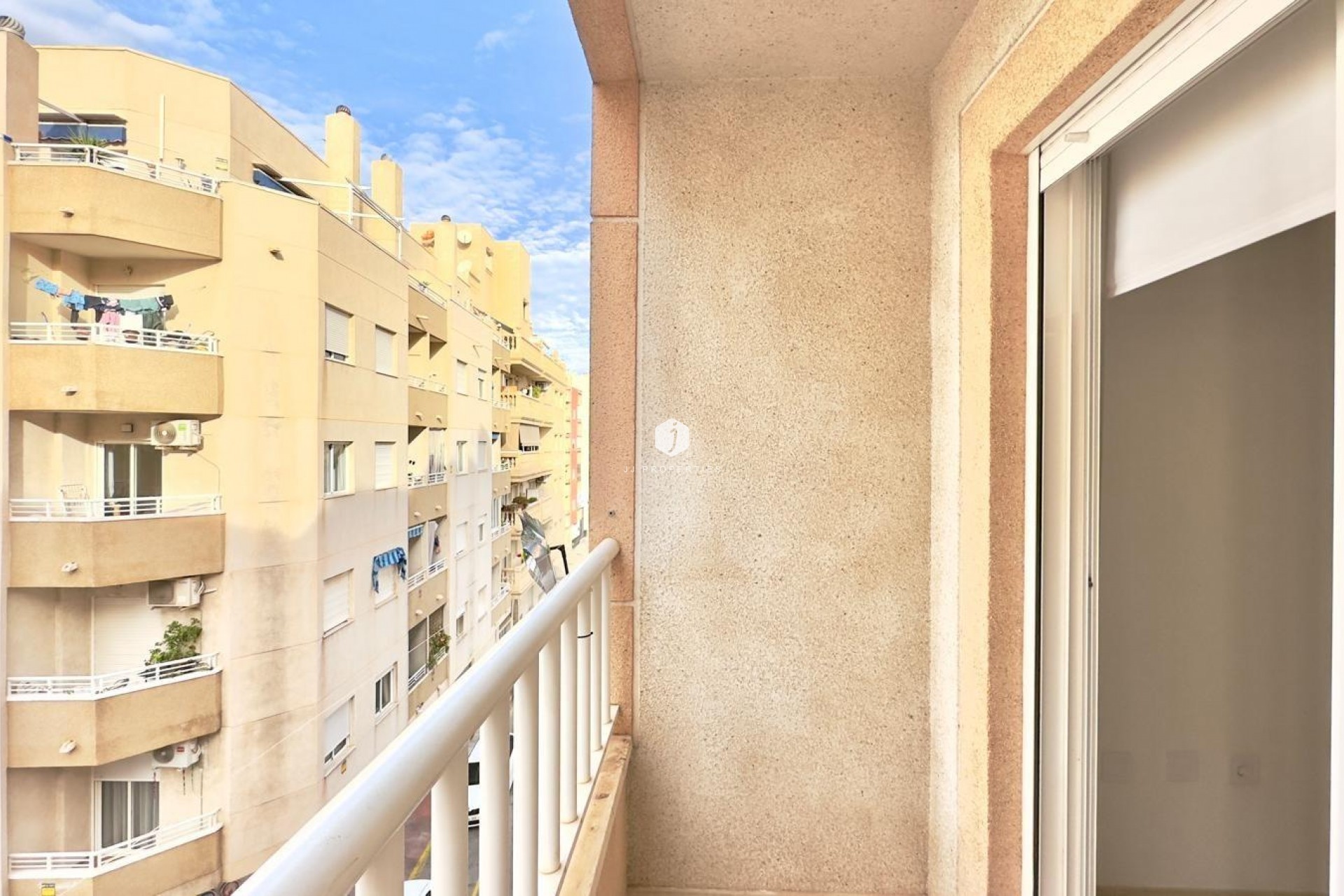 Resale - Apartment / flat -
Torrevieja - Centro