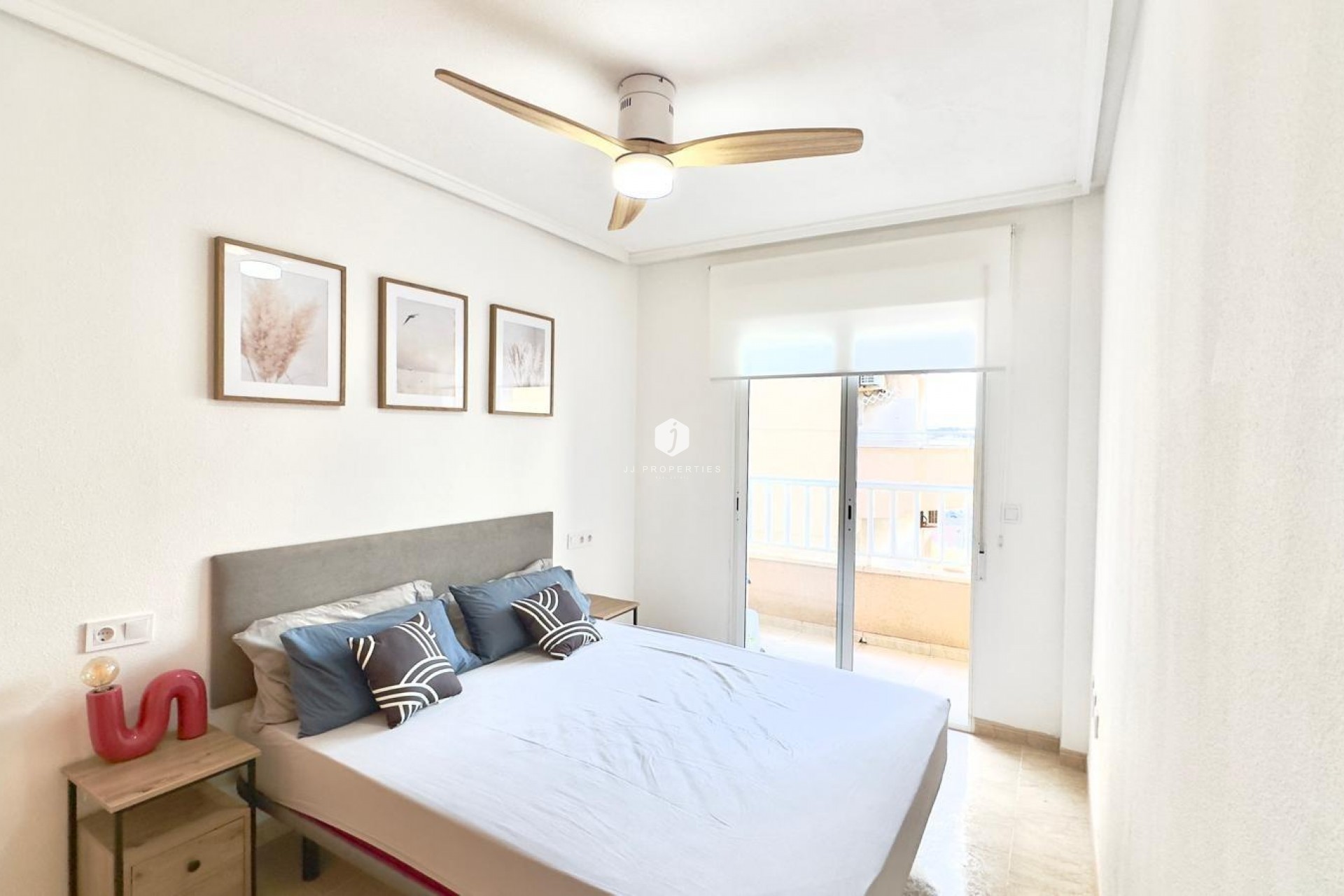 Resale - Apartment / flat -
Torrevieja - Centro