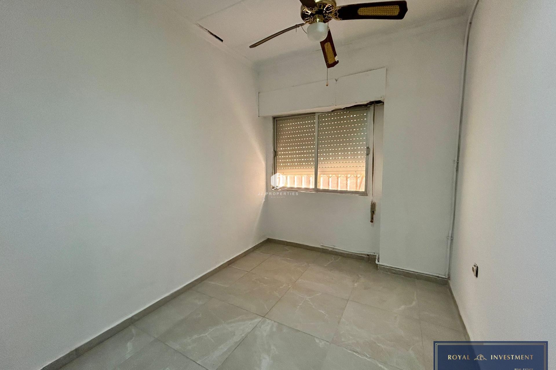 Resale - Apartment / flat -
Torrevieja - Centro