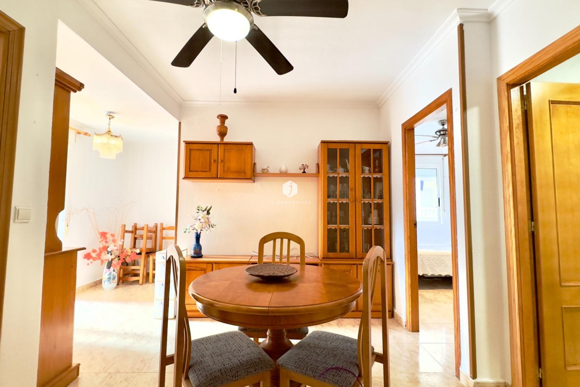 Resale - Apartment / flat -
Torrevieja - Centro