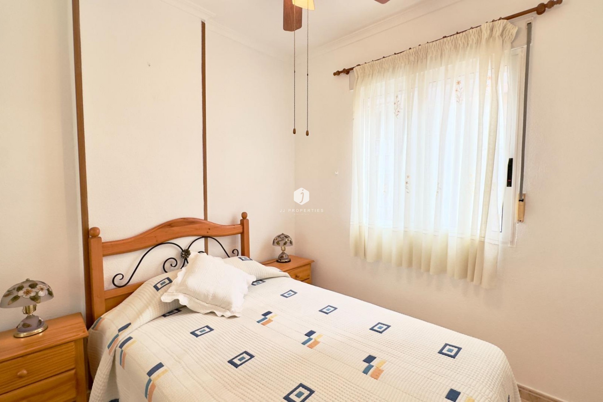 Resale - Apartment / flat -
Torrevieja - Centro