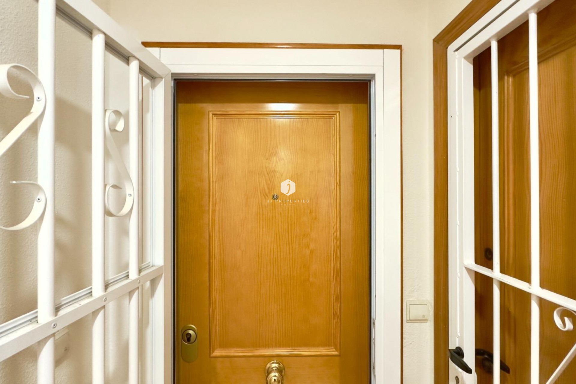 Resale - Apartment / flat -
Torrevieja - Centro