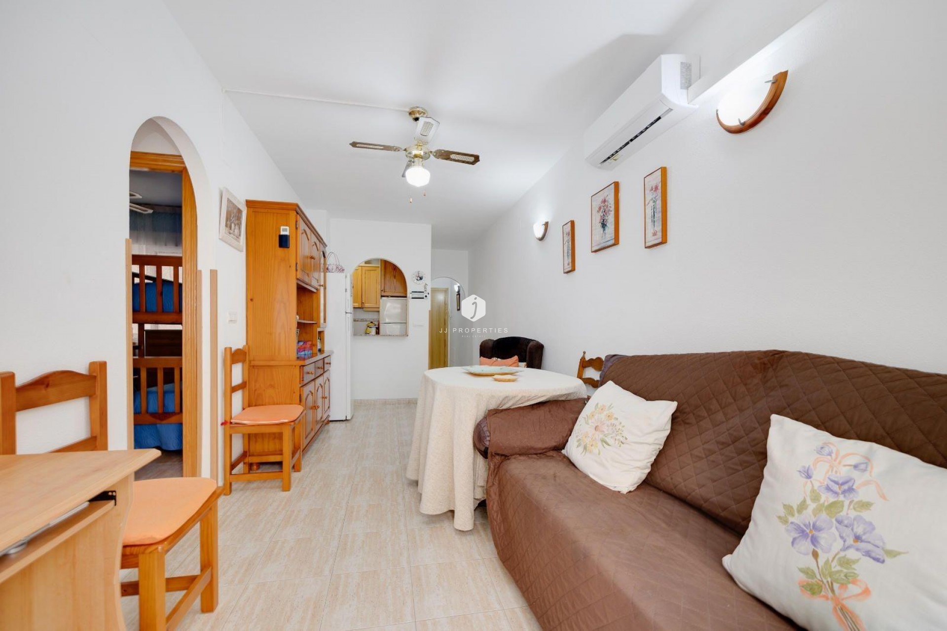 Resale - Apartment / flat -
Torrevieja - Centro