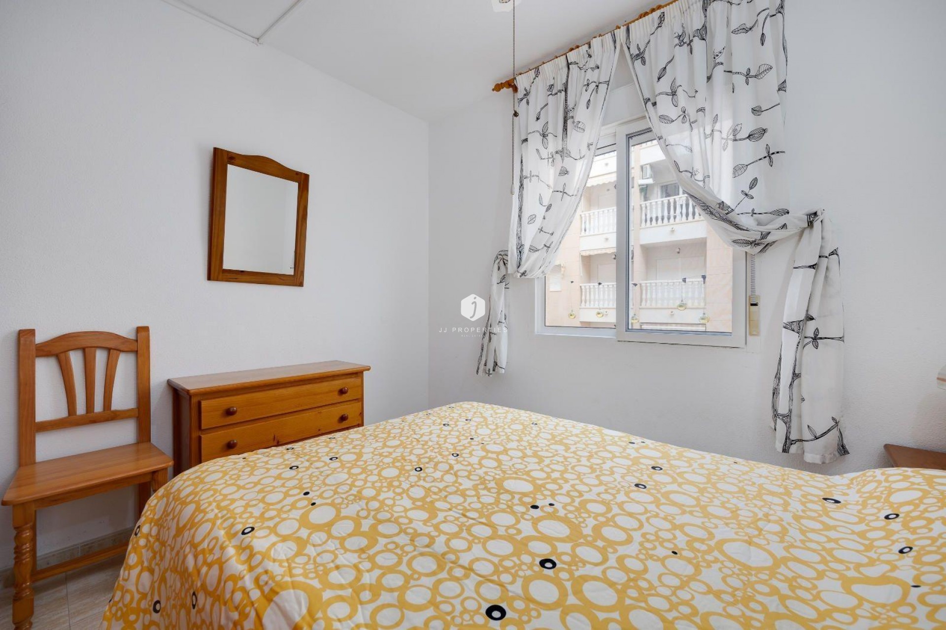 Resale - Apartment / flat -
Torrevieja - Centro