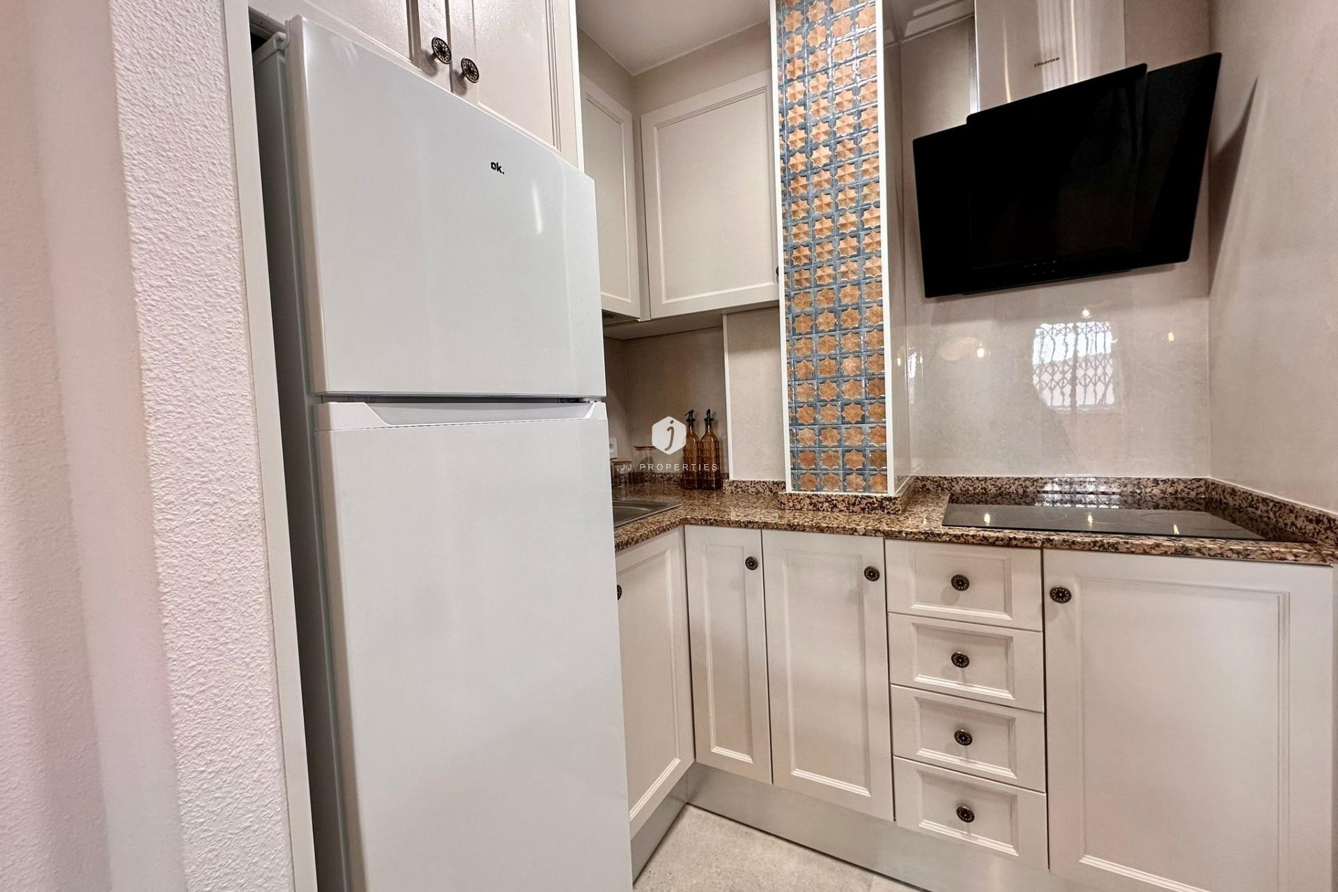 Resale - Apartment / flat -
Torrevieja - Centro