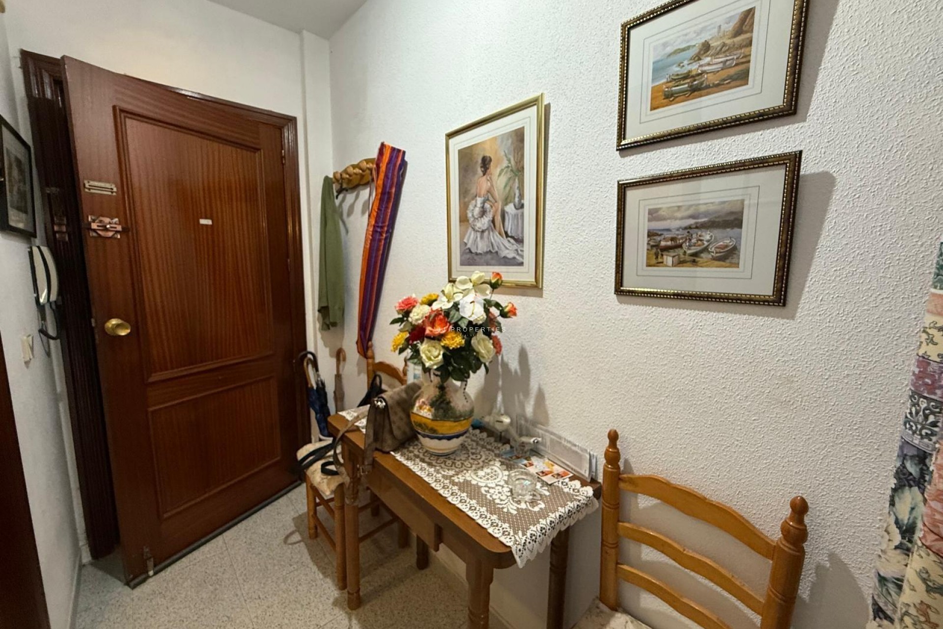 Resale - Apartment / flat -
Torrevieja - Centro