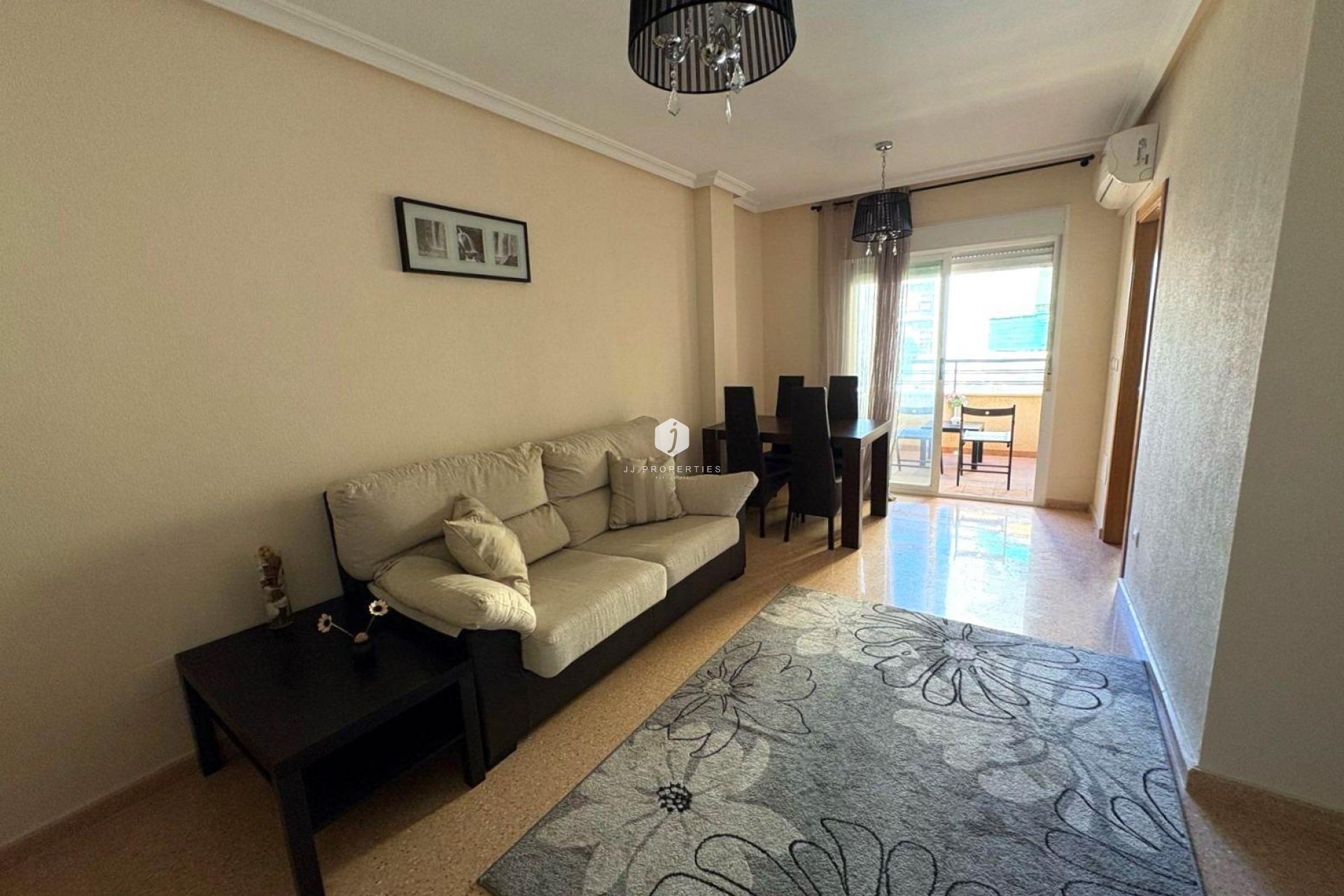 Resale - Apartment / flat -
Torrevieja - Centro