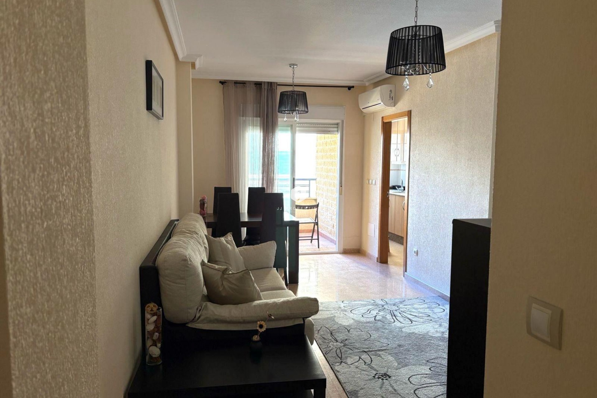 Resale - Apartment / flat -
Torrevieja - Centro