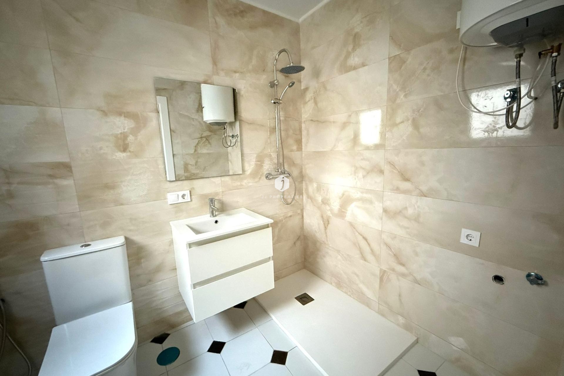 Resale - Apartment / flat -
Torrevieja - Centro