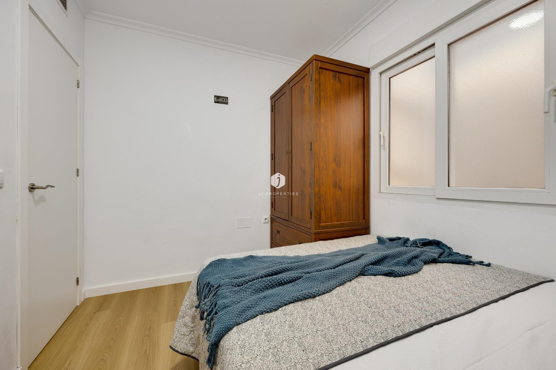 Resale - Apartment / flat -
Torrevieja - Centro