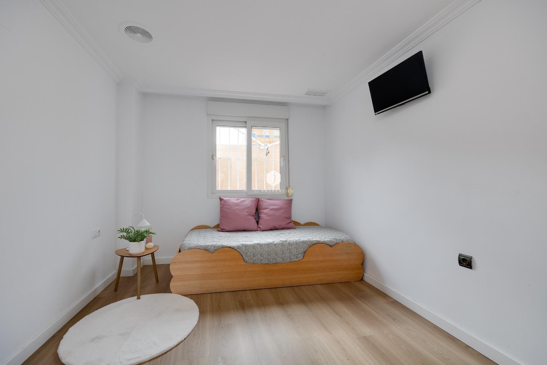 Resale - Apartment / flat -
Torrevieja - Centro