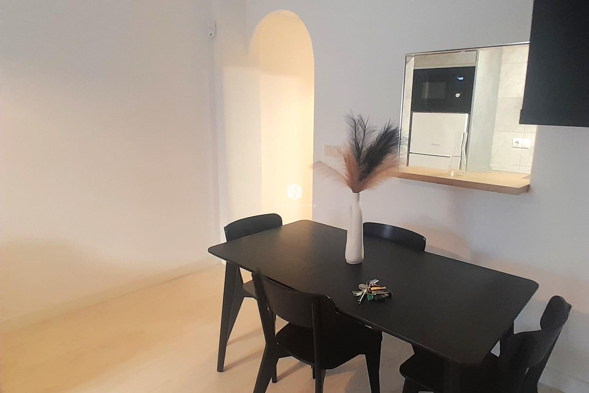 Resale - Apartment / flat -
Torrevieja - Centro