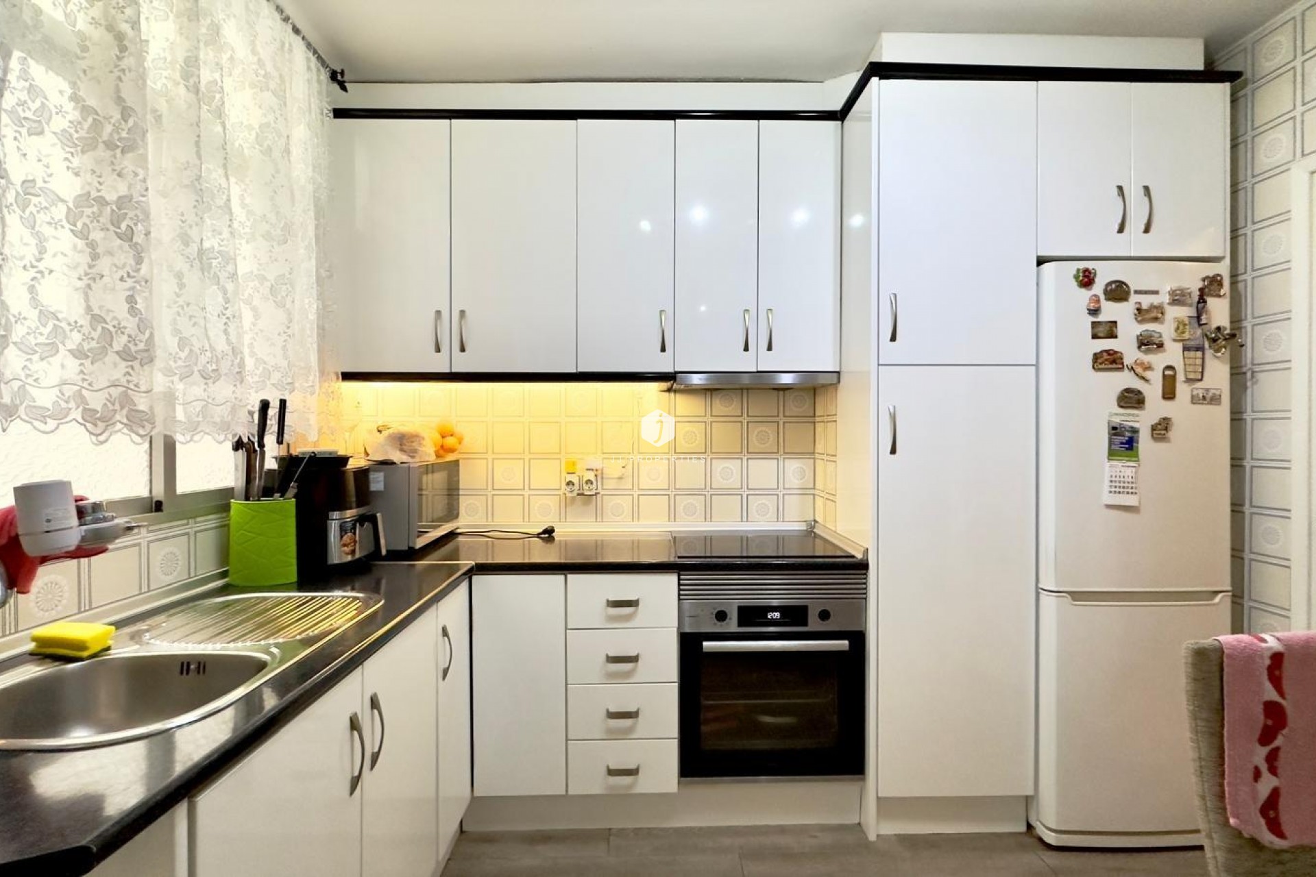 Resale - Apartment / flat -
Torrevieja - Centro