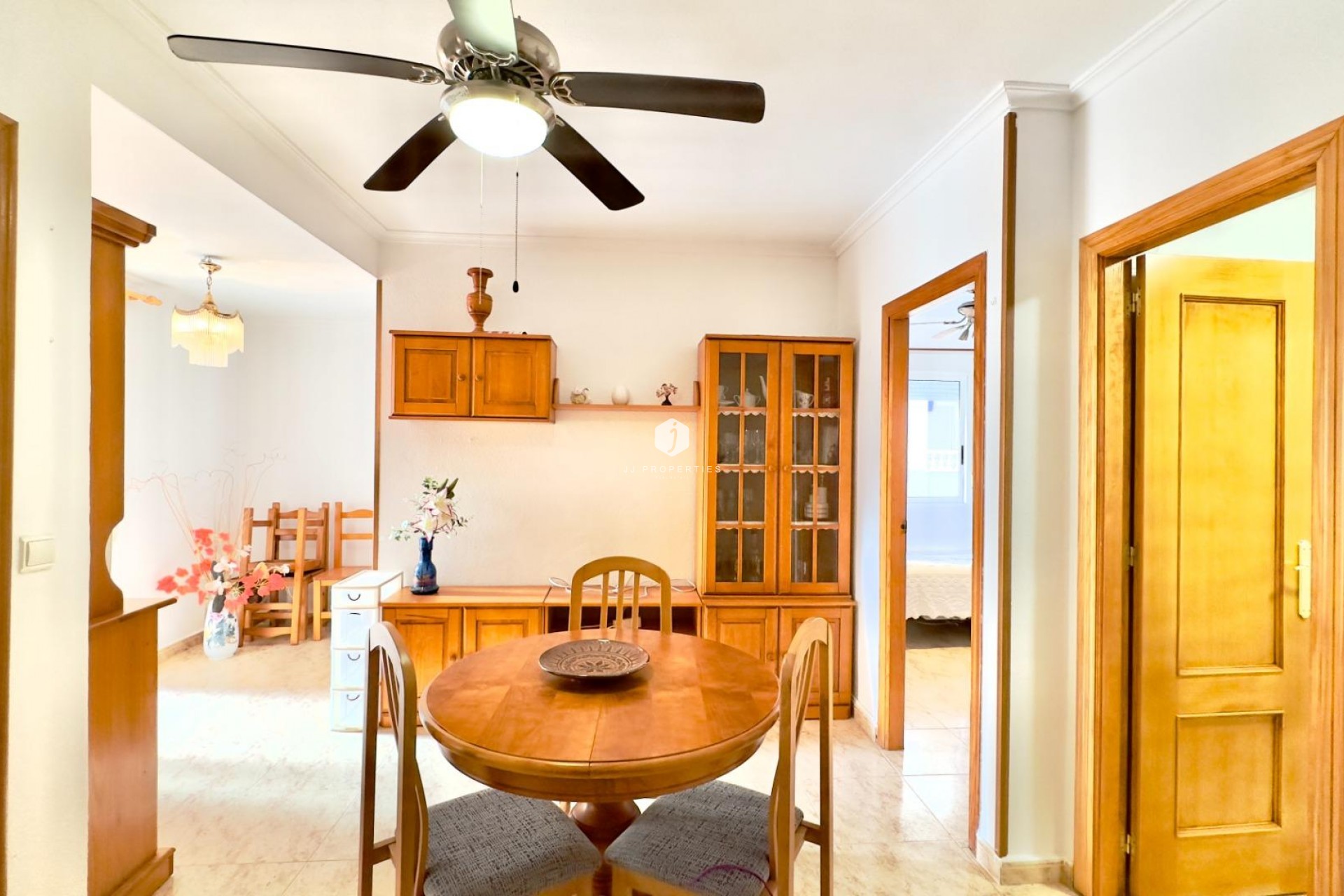 Resale - Apartment / flat -
Torrevieja - Centro