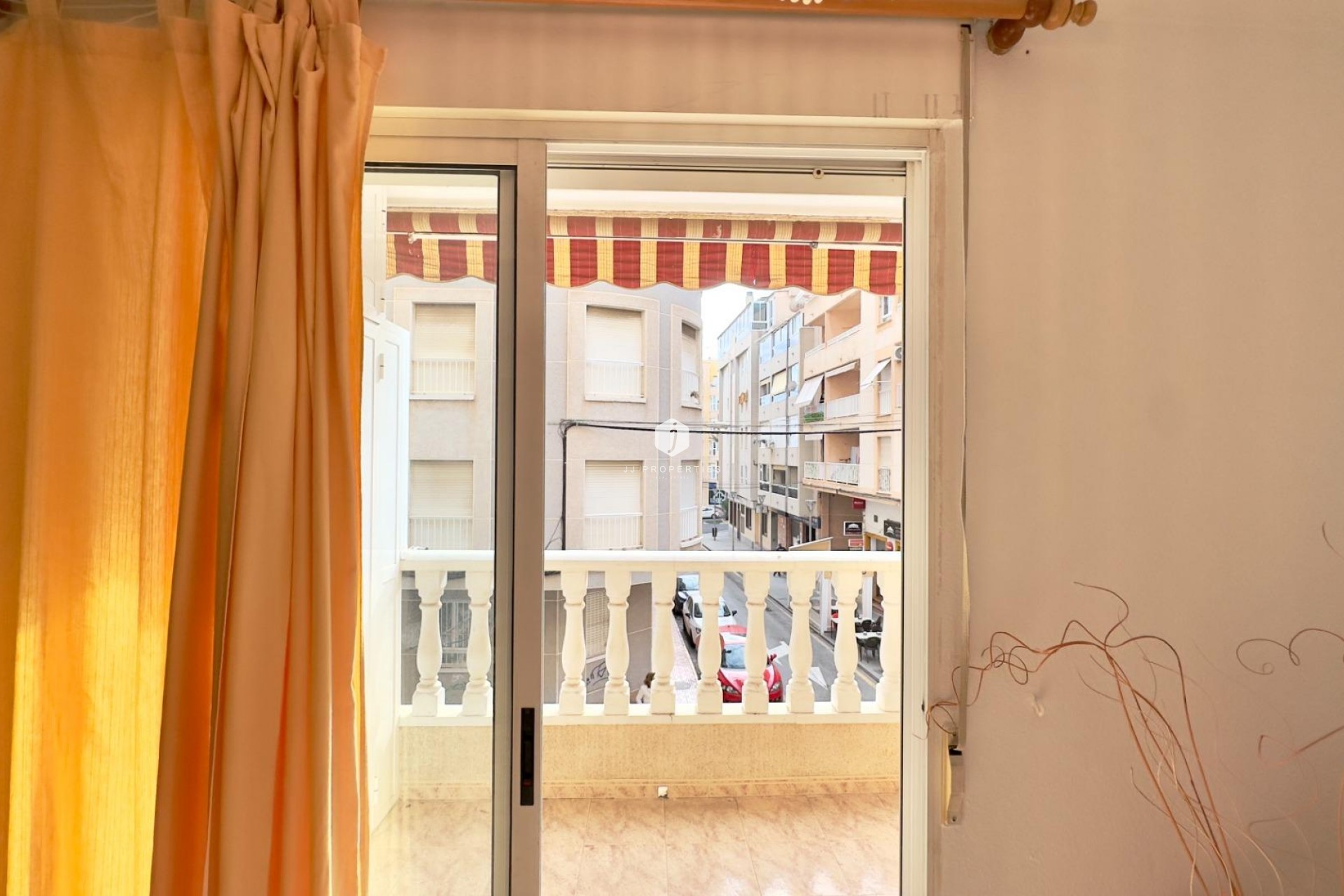 Resale - Apartment / flat -
Torrevieja - Centro