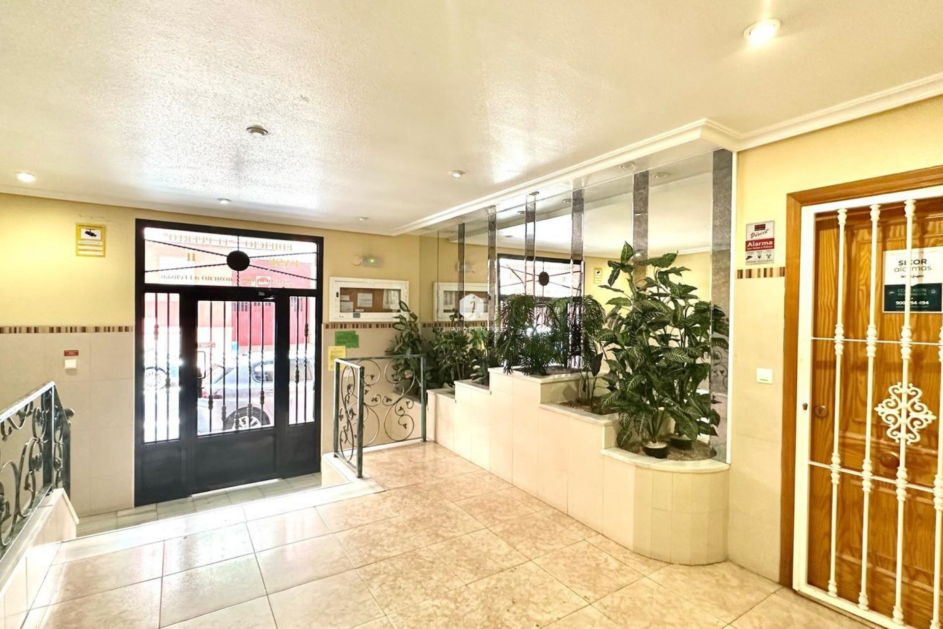 Resale - Apartment / flat -
Torrevieja - Centro