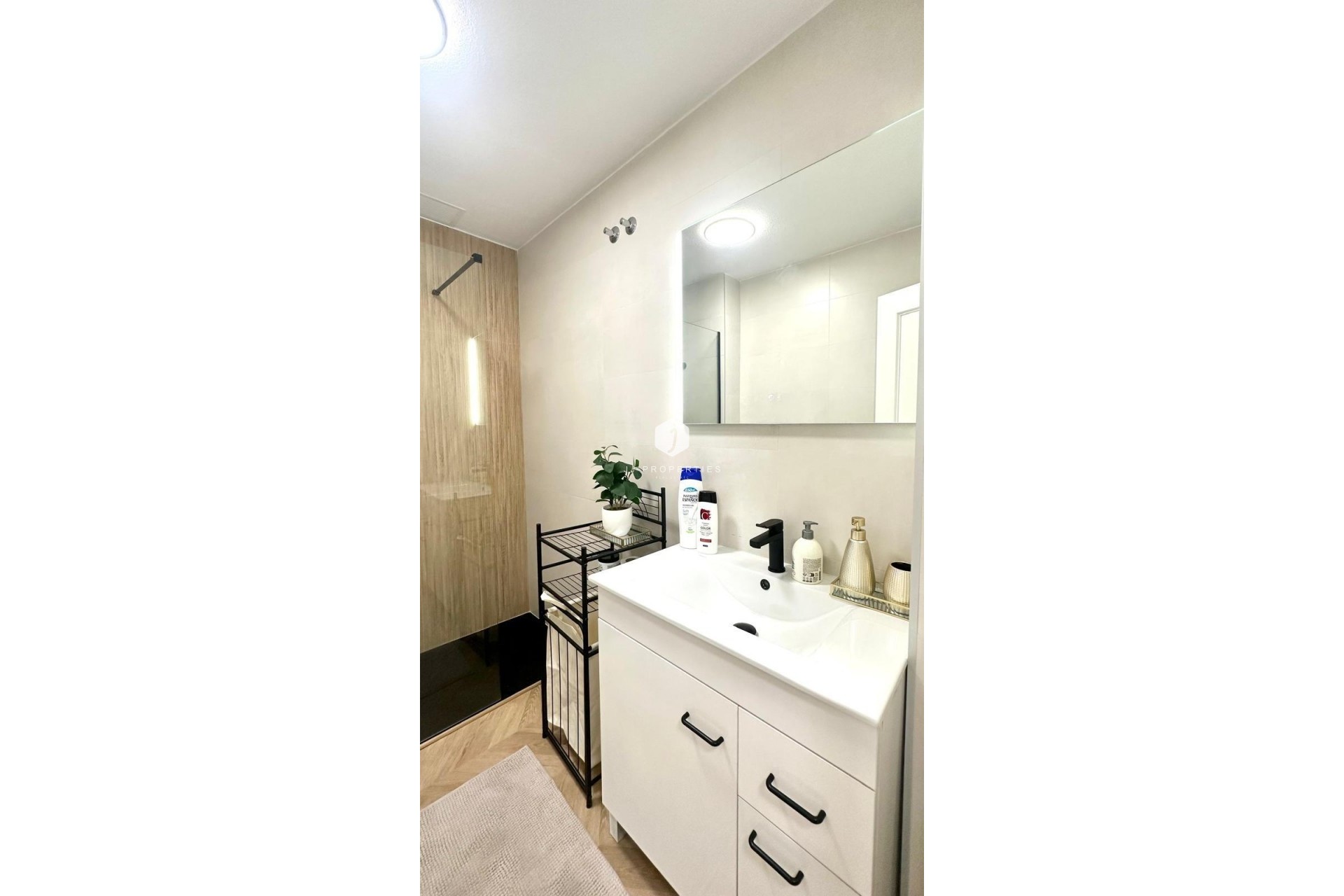 Resale - Apartment / flat -
Torrevieja - Centro