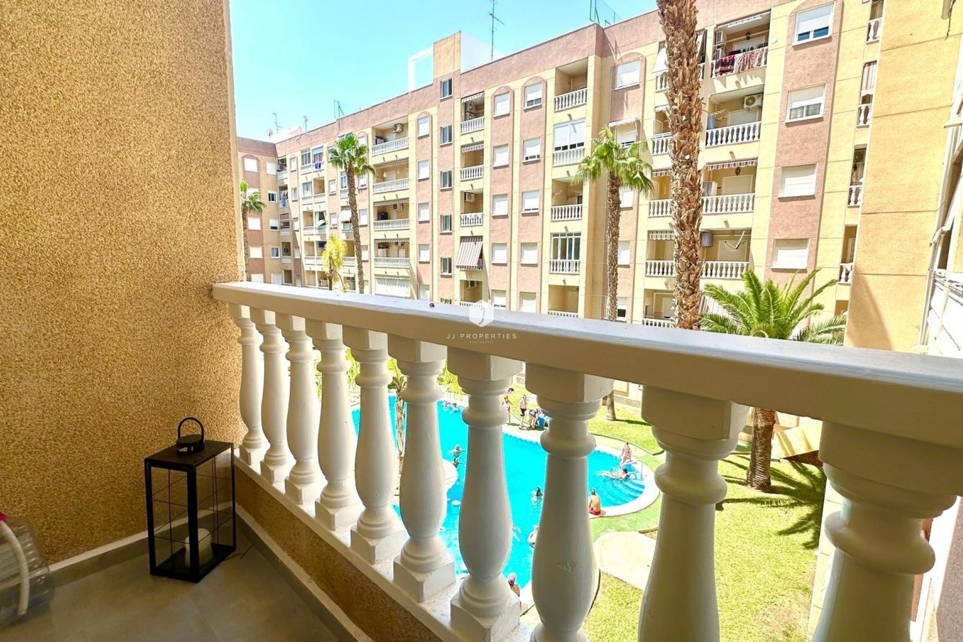 Resale - Apartment / flat -
Torrevieja - Centro