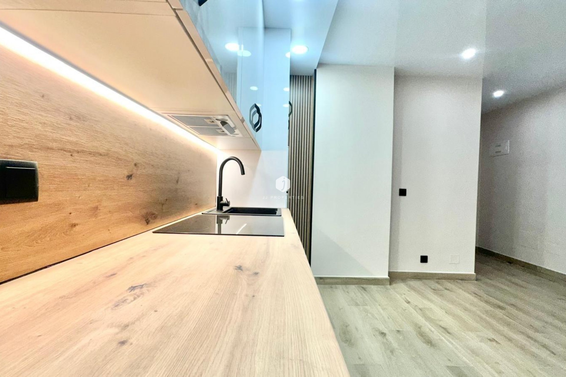 Resale - Apartment / flat -
Torrevieja - Centro