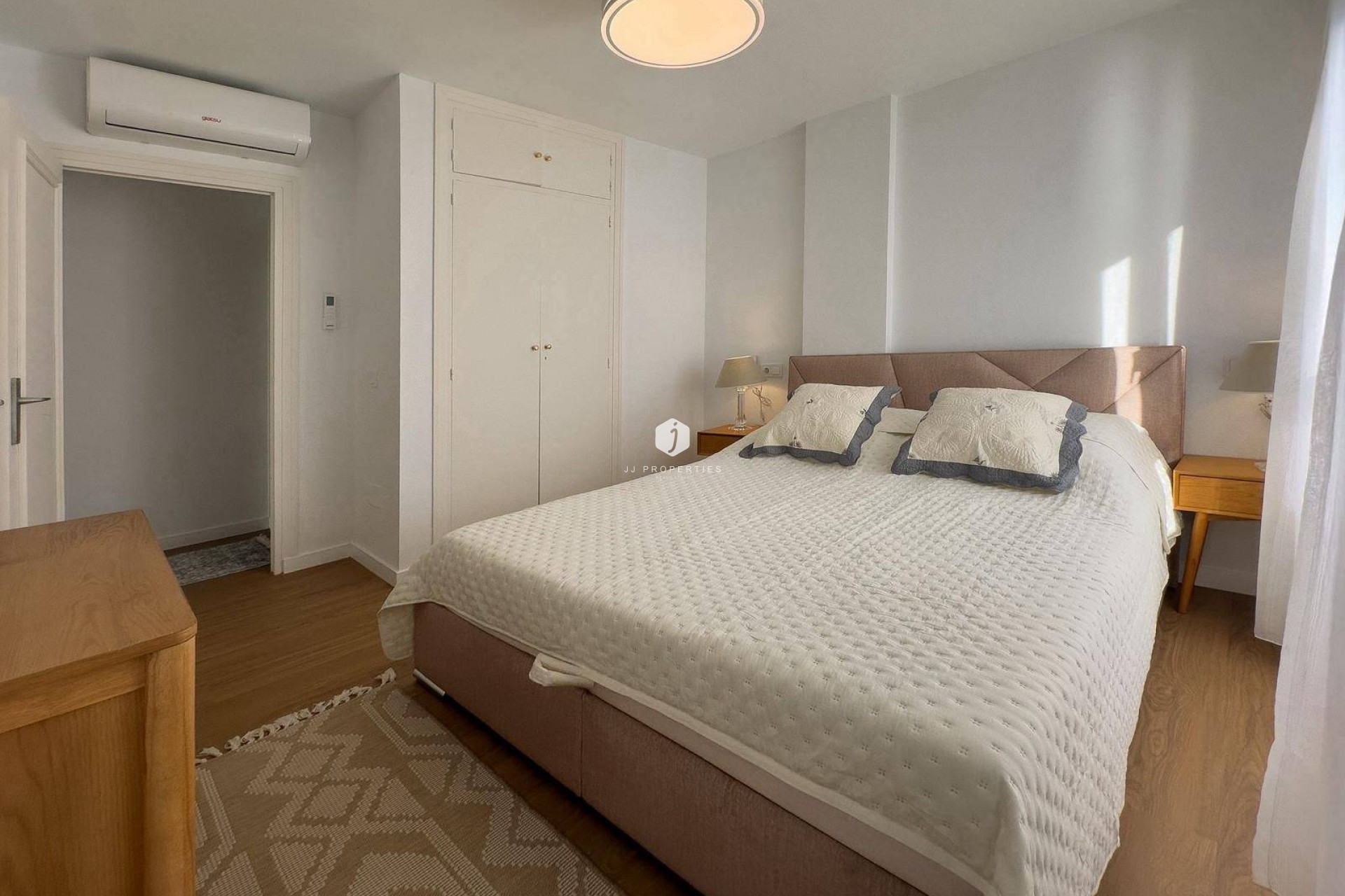 Resale - Apartment / flat -
Torrevieja - Centro