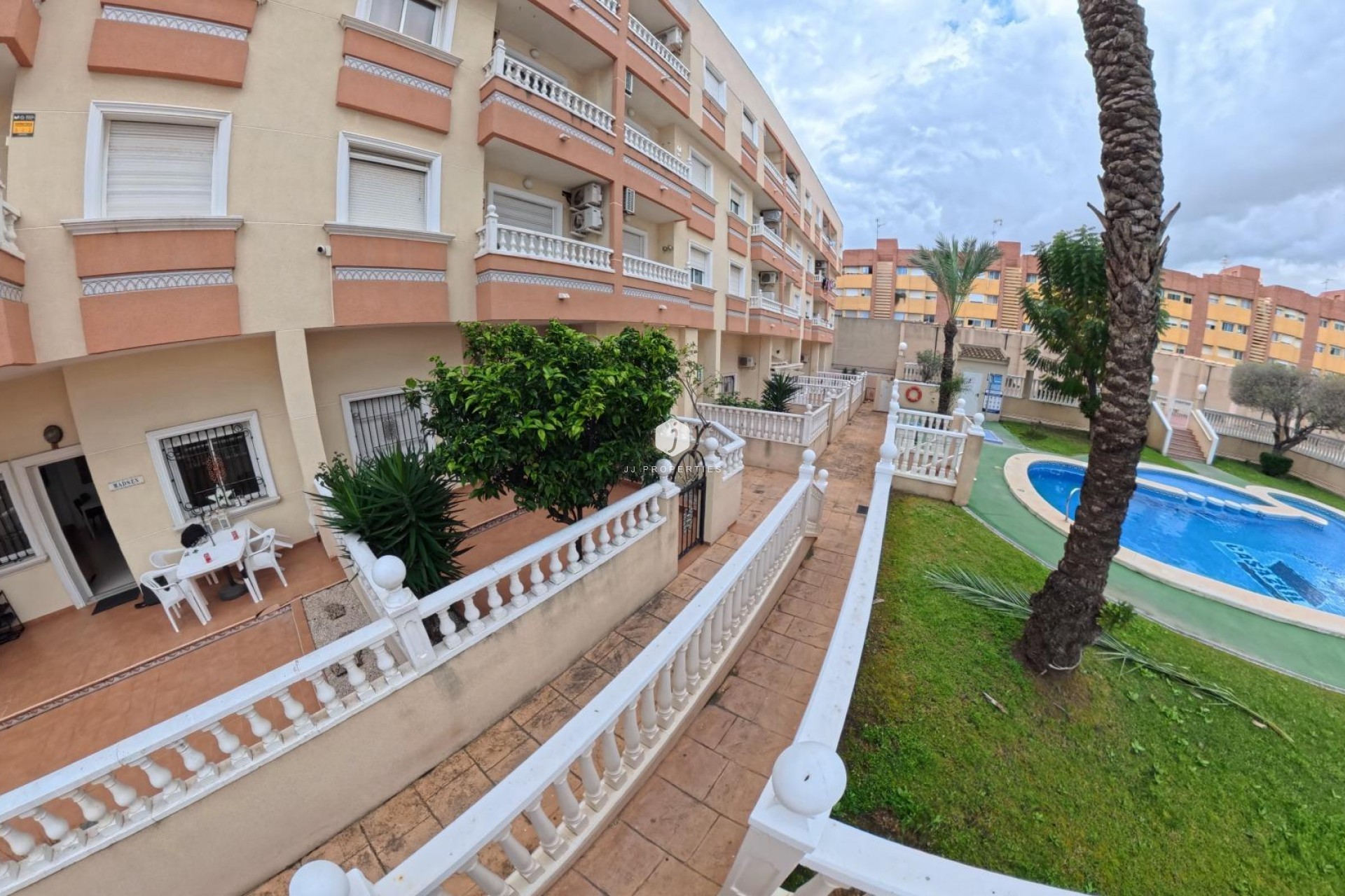 Resale - Apartment / flat -
Torrevieja - Centro