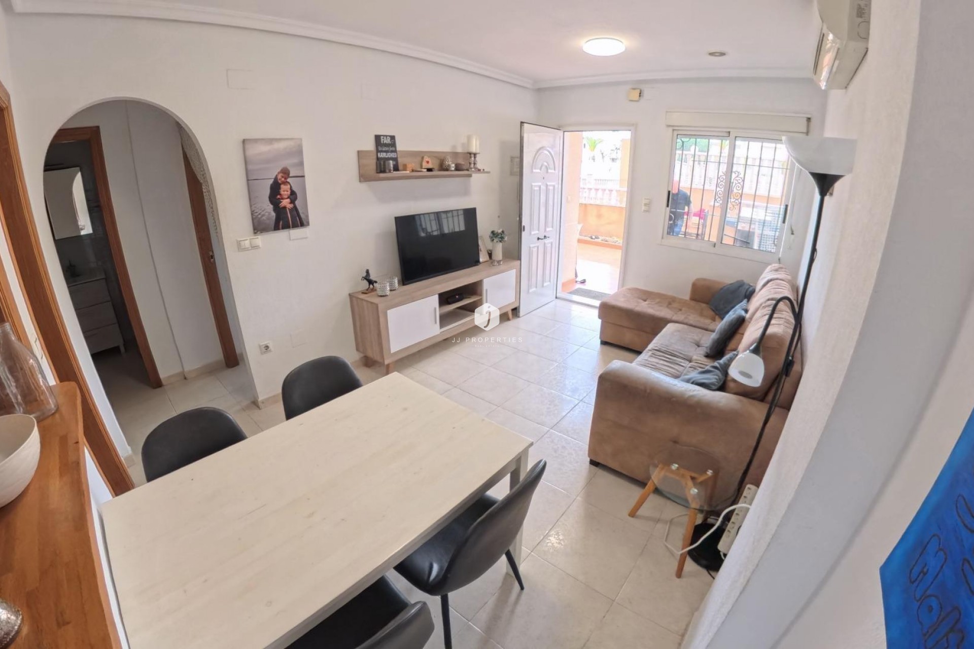 Resale - Apartment / flat -
Torrevieja - Centro