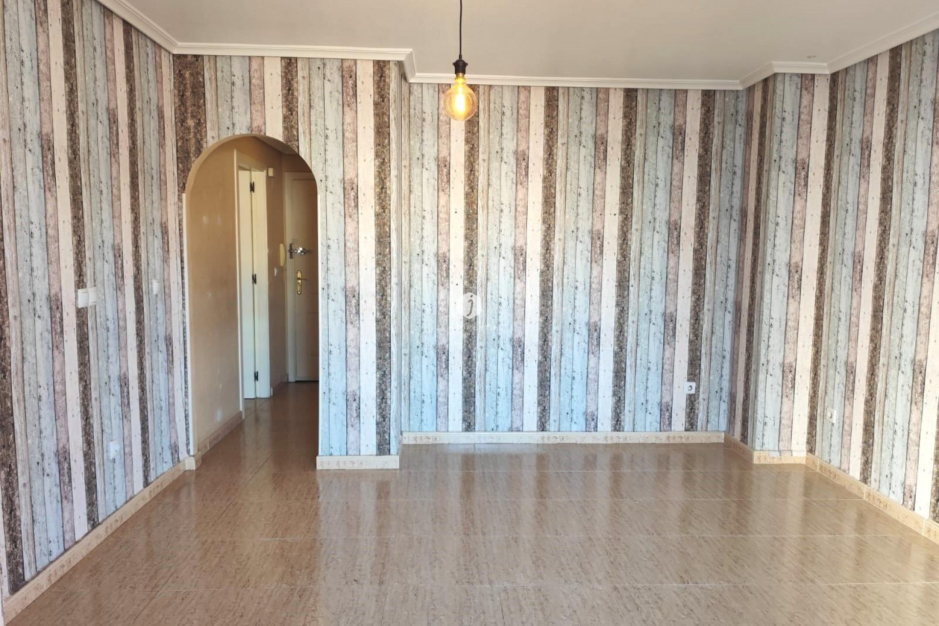 Resale - Apartment / flat -
Torrevieja - Centro