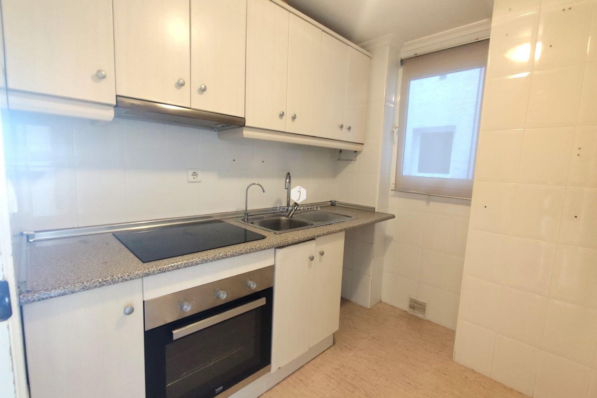 Resale - Apartment / flat -
Torrevieja - Centro