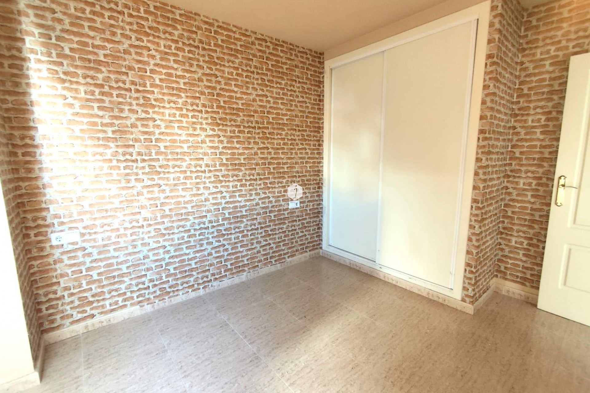 Resale - Apartment / flat -
Torrevieja - Centro