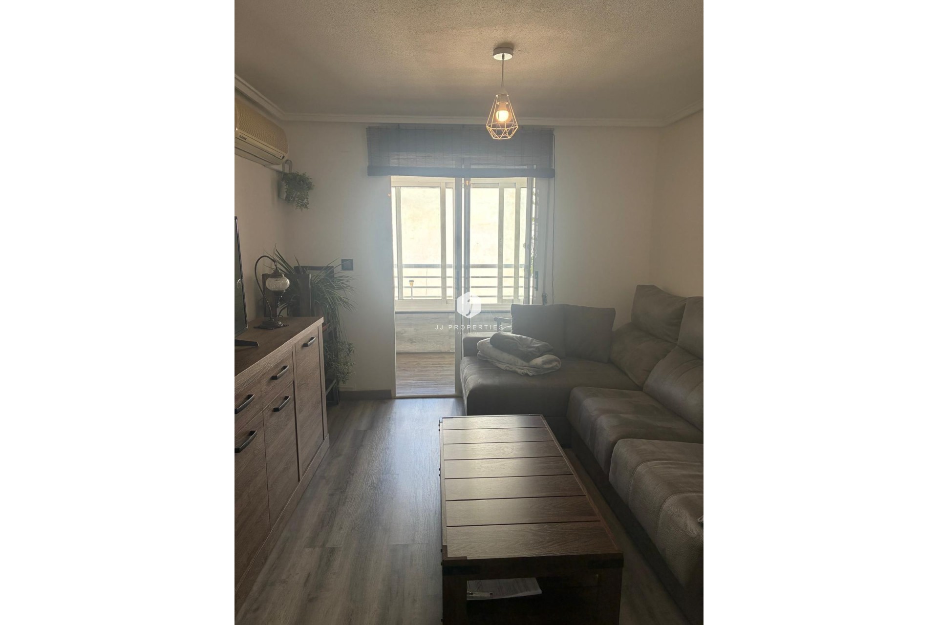 Resale - Apartment / flat -
Torrevieja - Centro